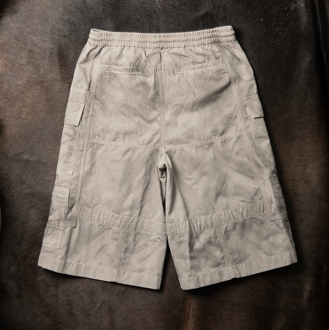 [50] 준지 JUUN.J 25FW 데님 페인티드 카고쇼츠 와이드  상품이미지5