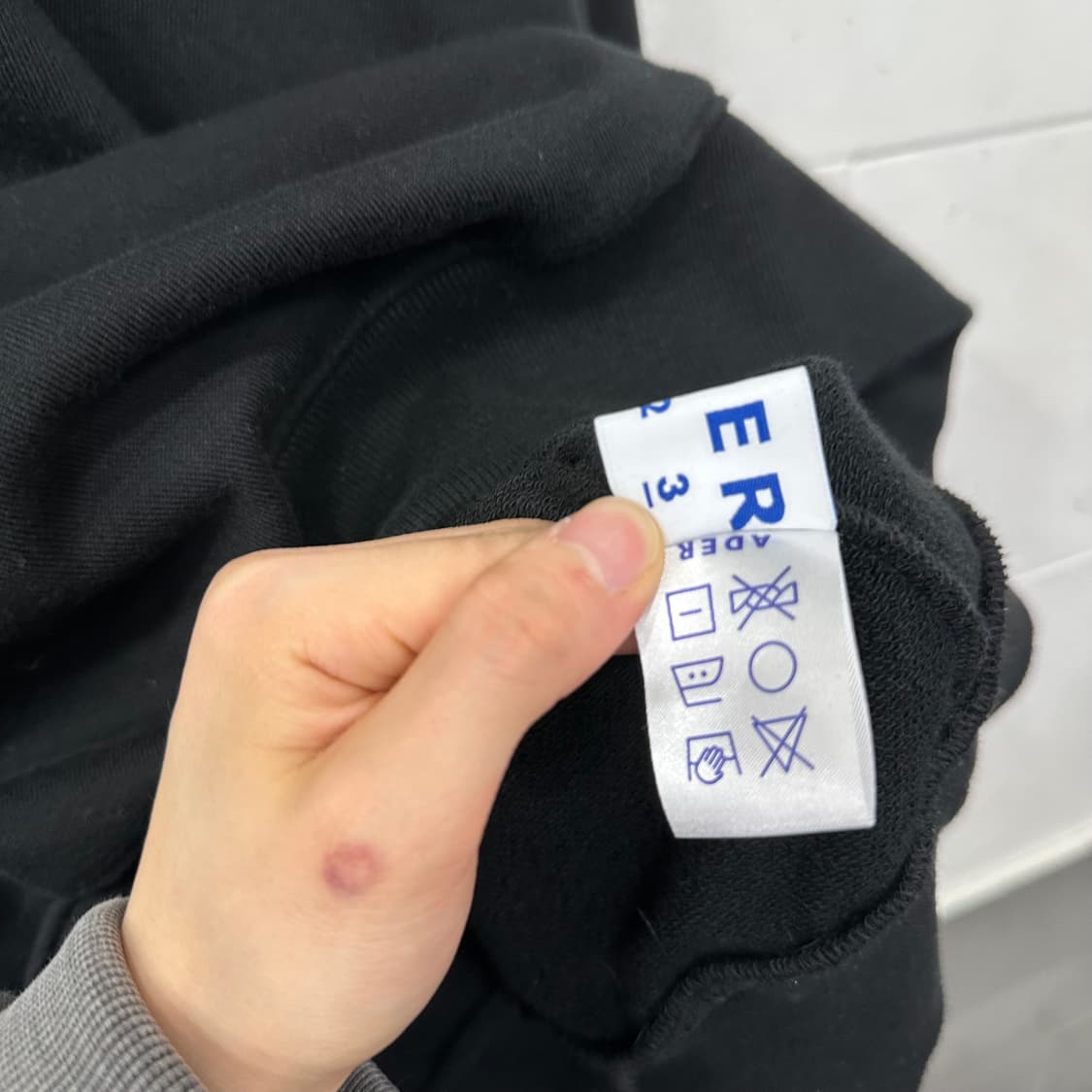 아더에러 스웻셔츠 상품이미지3