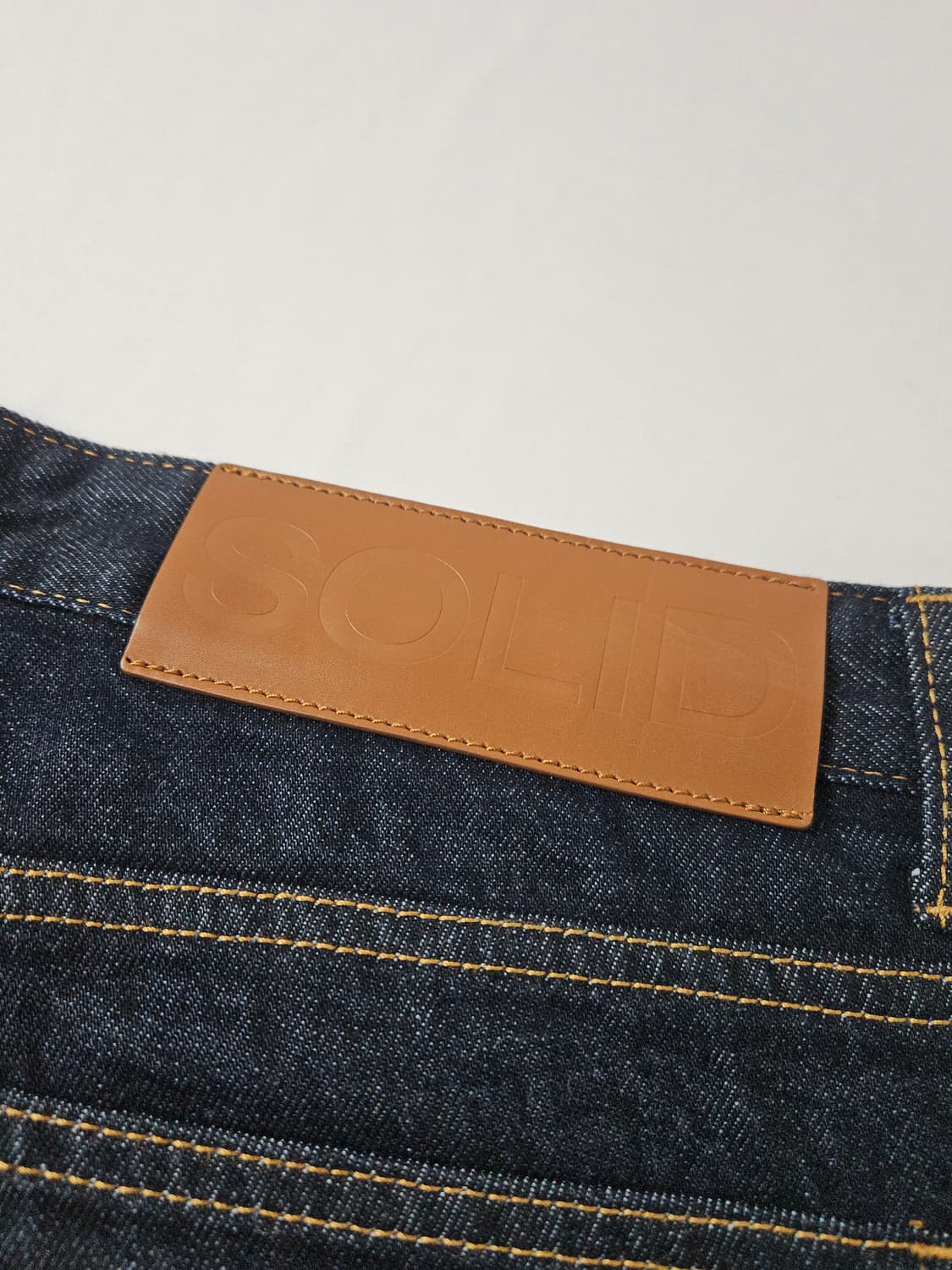 솔리드옴므 가죽패치 생지 데님팬츠 블랙 흑청 진 52 (정품) 상품이미지2