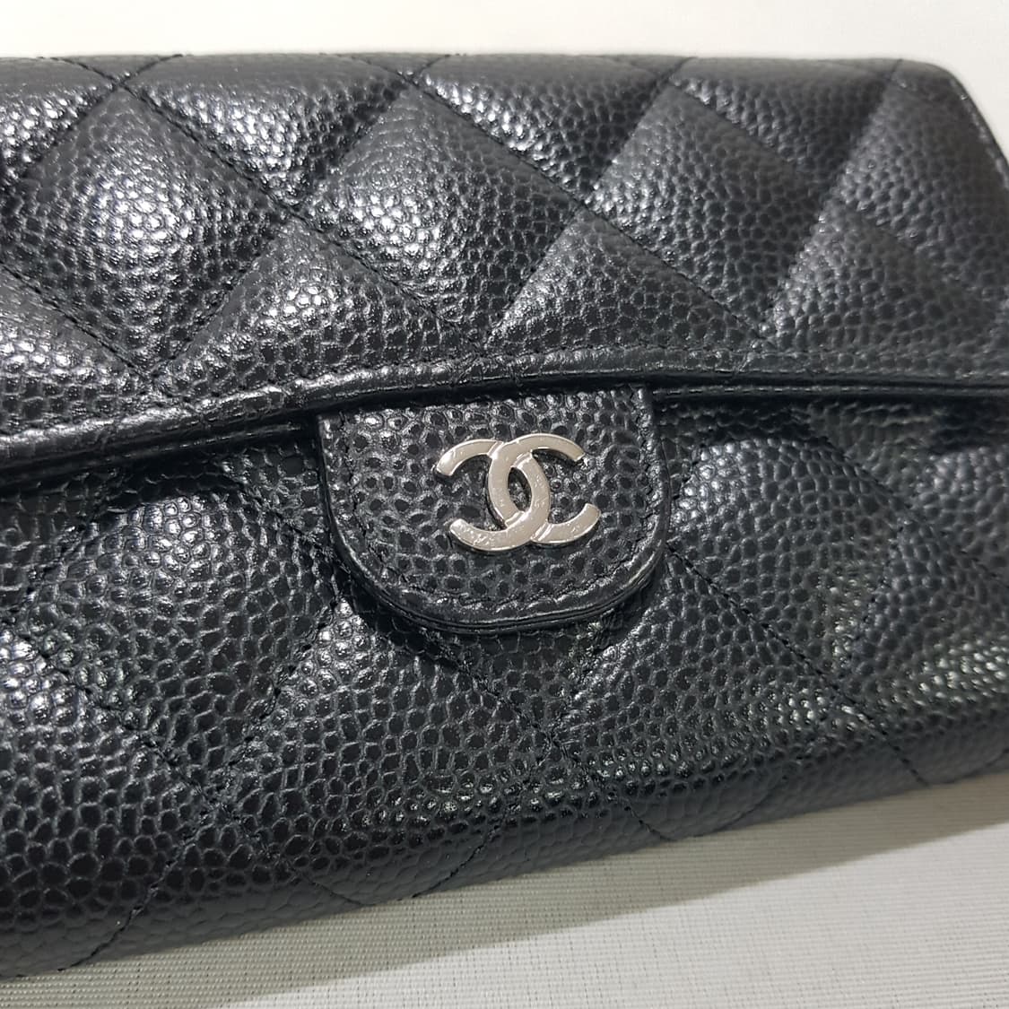 샤넬 클래식 캐비어 플랩 중지갑 AP0232 내장칩신형 상품이미지3