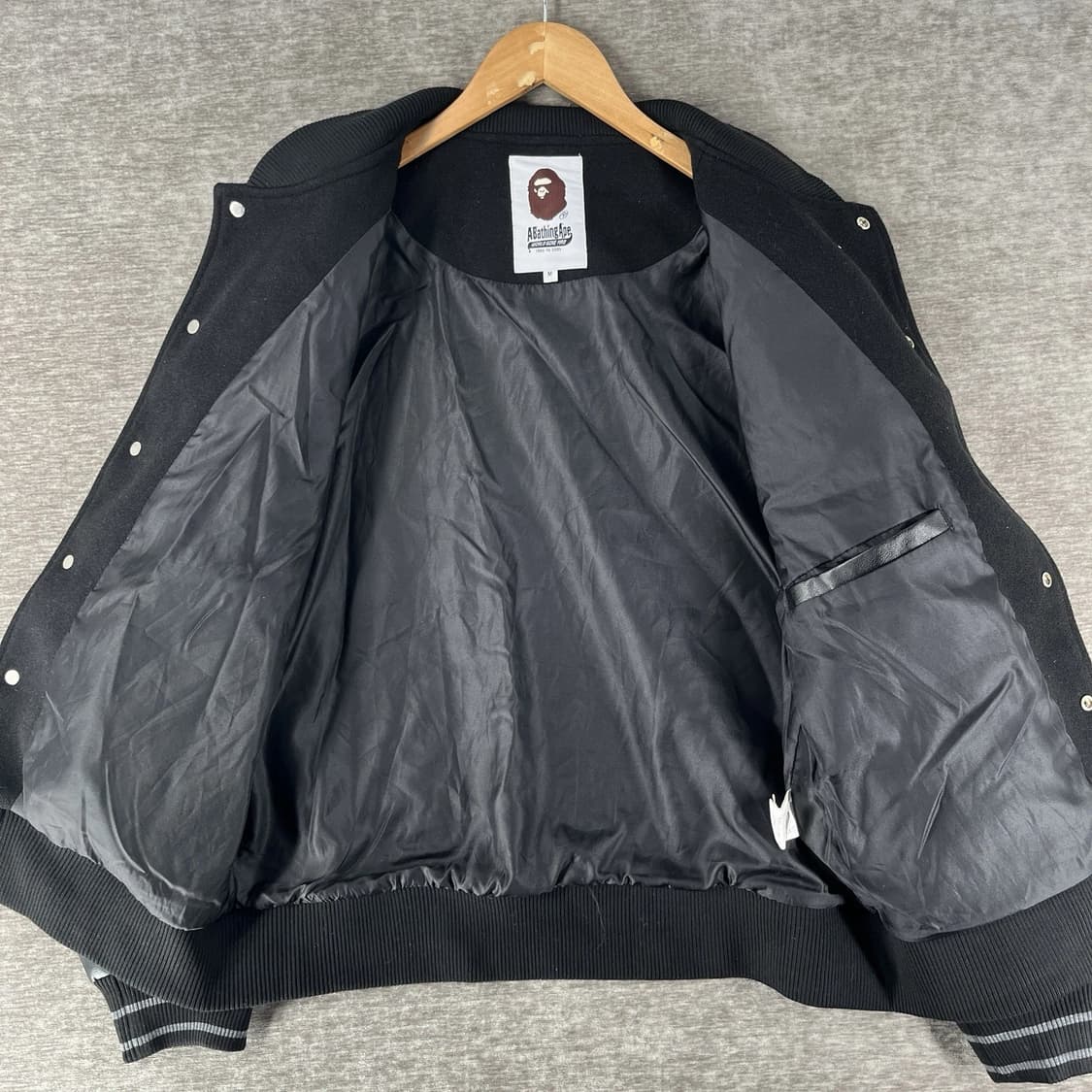 베이프 베이프 바시티 자켓 블랙 상품이미지3