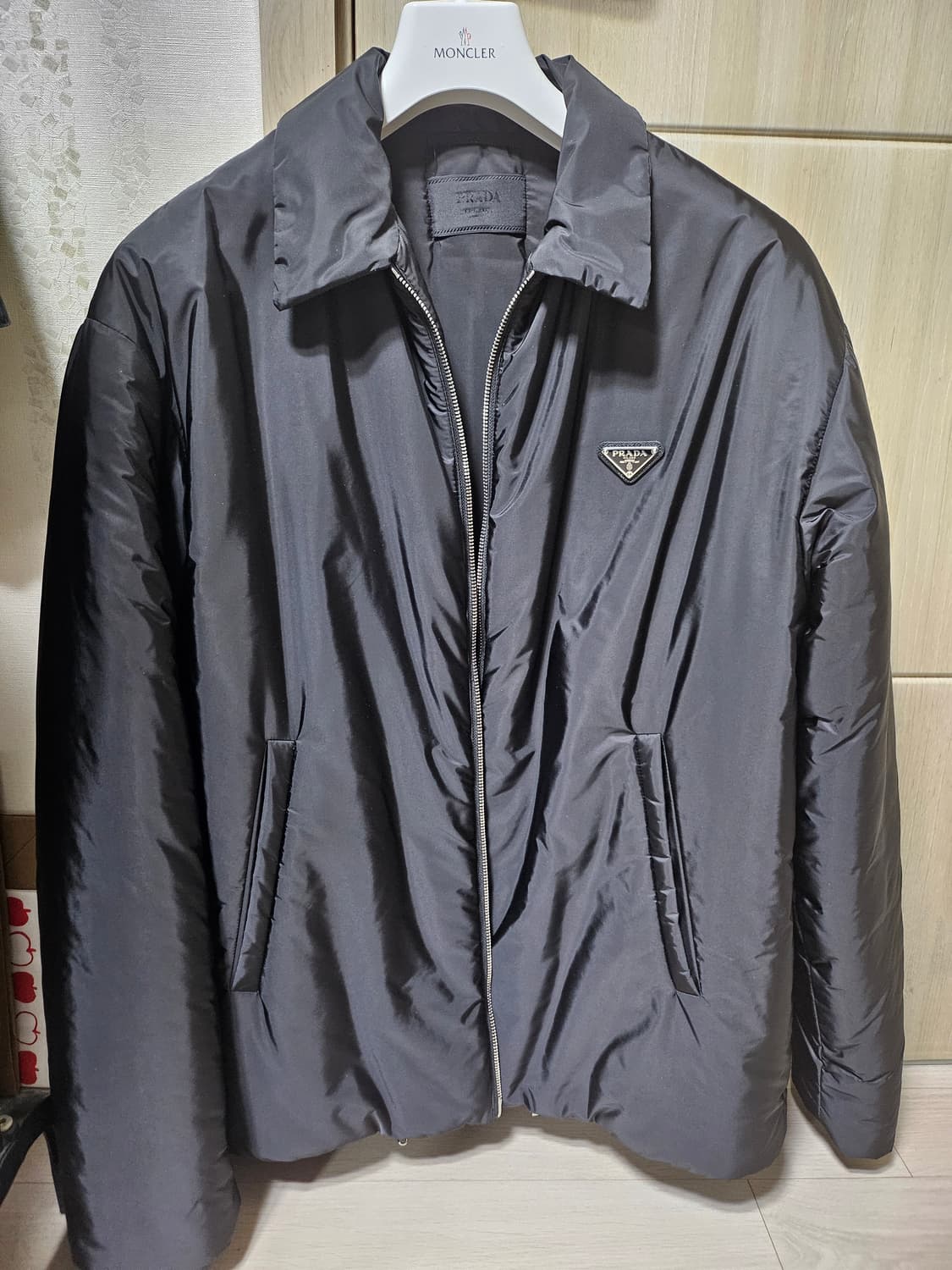 프라다 리버서블 다운 자켓 판매합니다 상품이미지1
