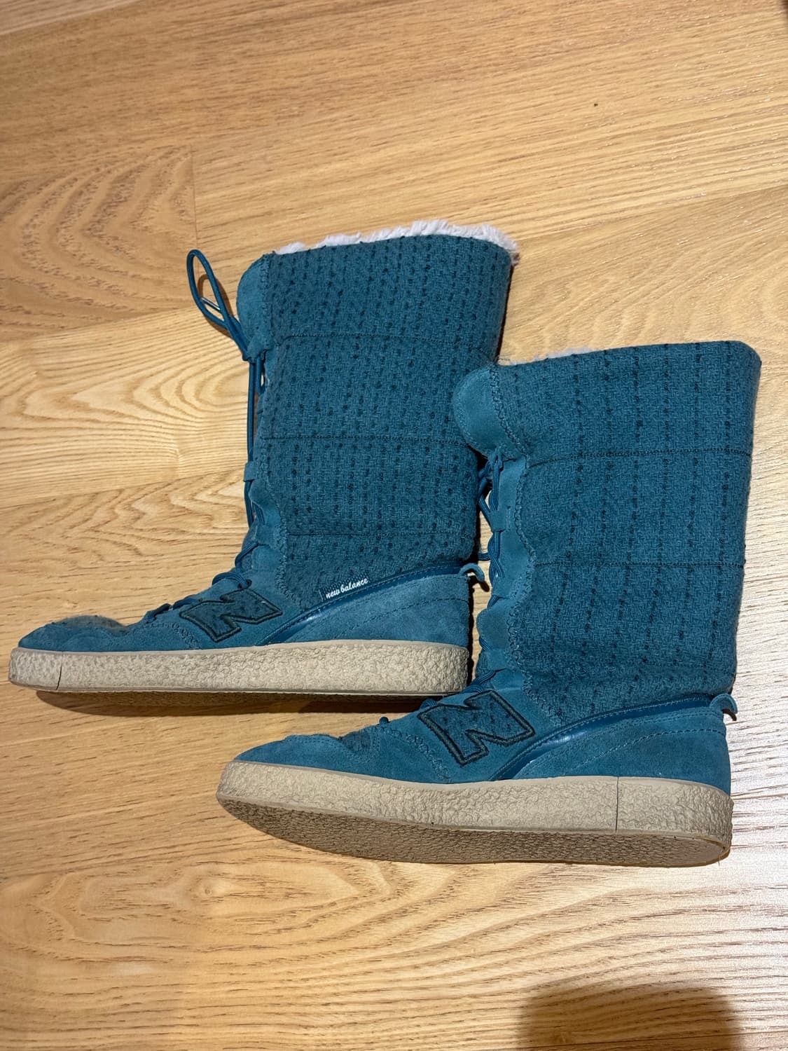 뉴밸런스 털부츠 240 상품이미지1