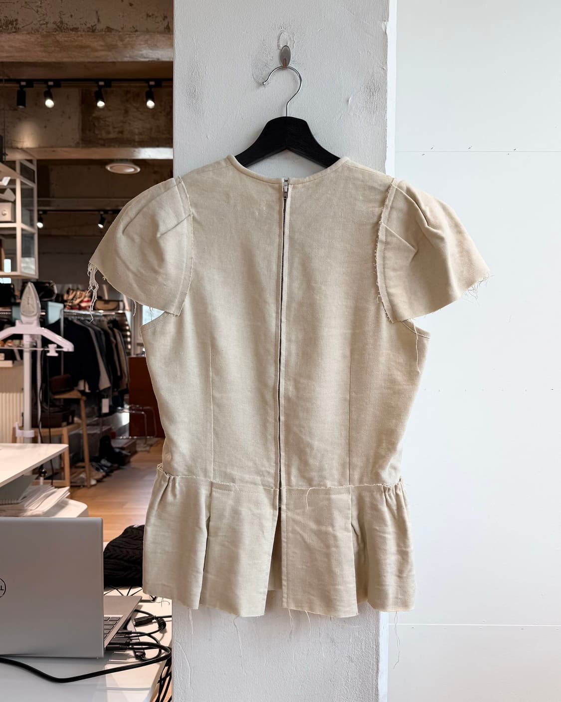 이자벨마랑 베이지 린넨 하프 블라우스  상품이미지7