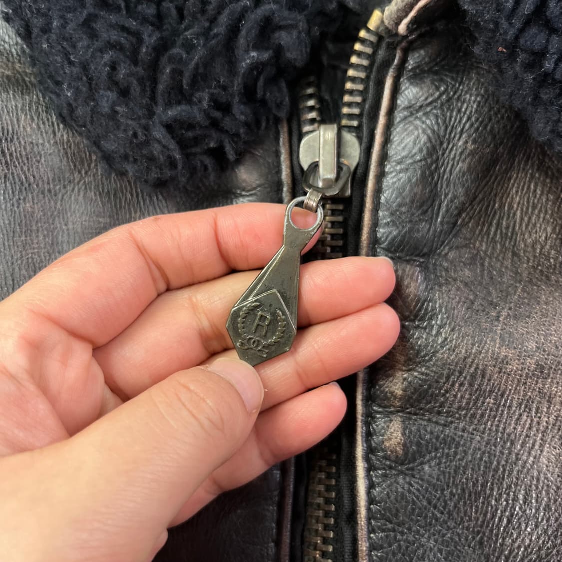 100 디젤 리얼 가죽 무스탕 자켓  상품이미지4