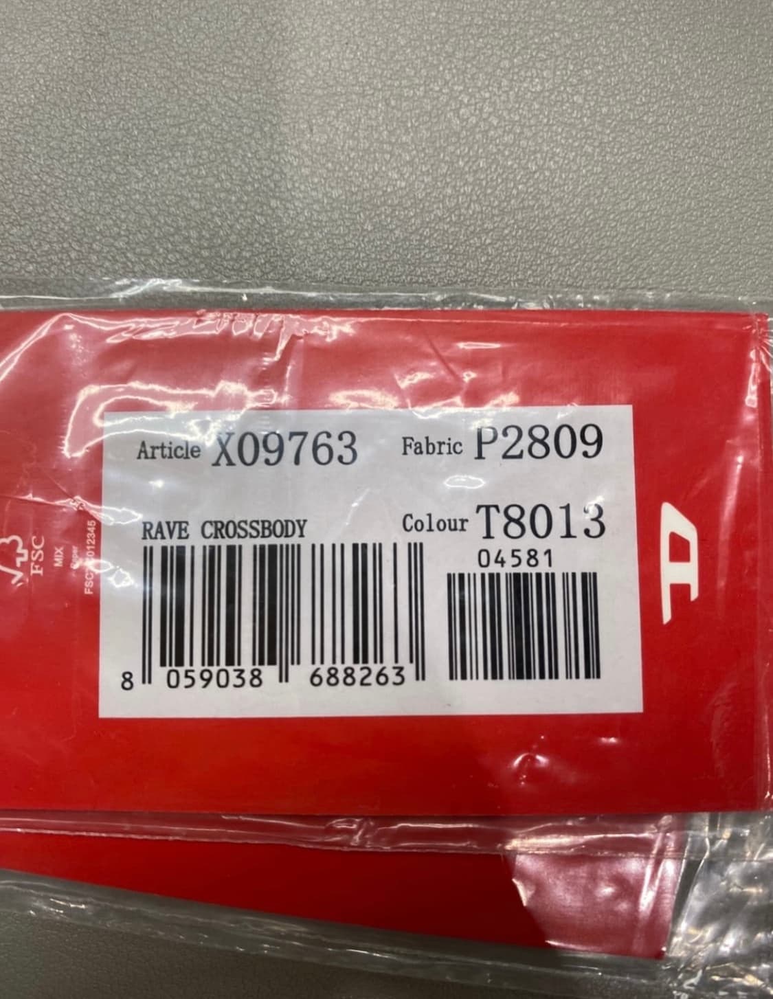 디젤 홀리디 크로스백 상품이미지2