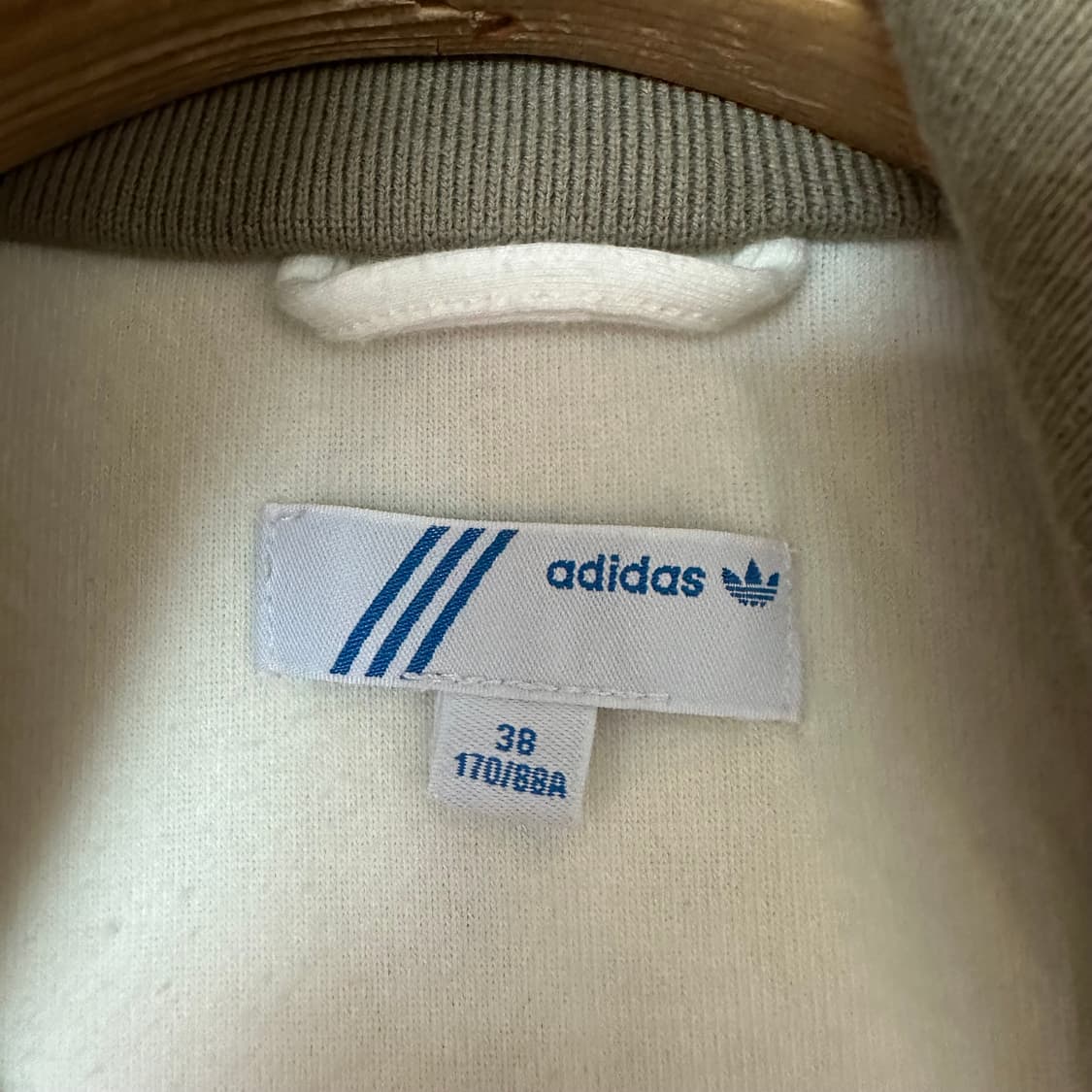 우먼M 아디다스 벨벳 트랙탑 저지 크림 상품이미지5