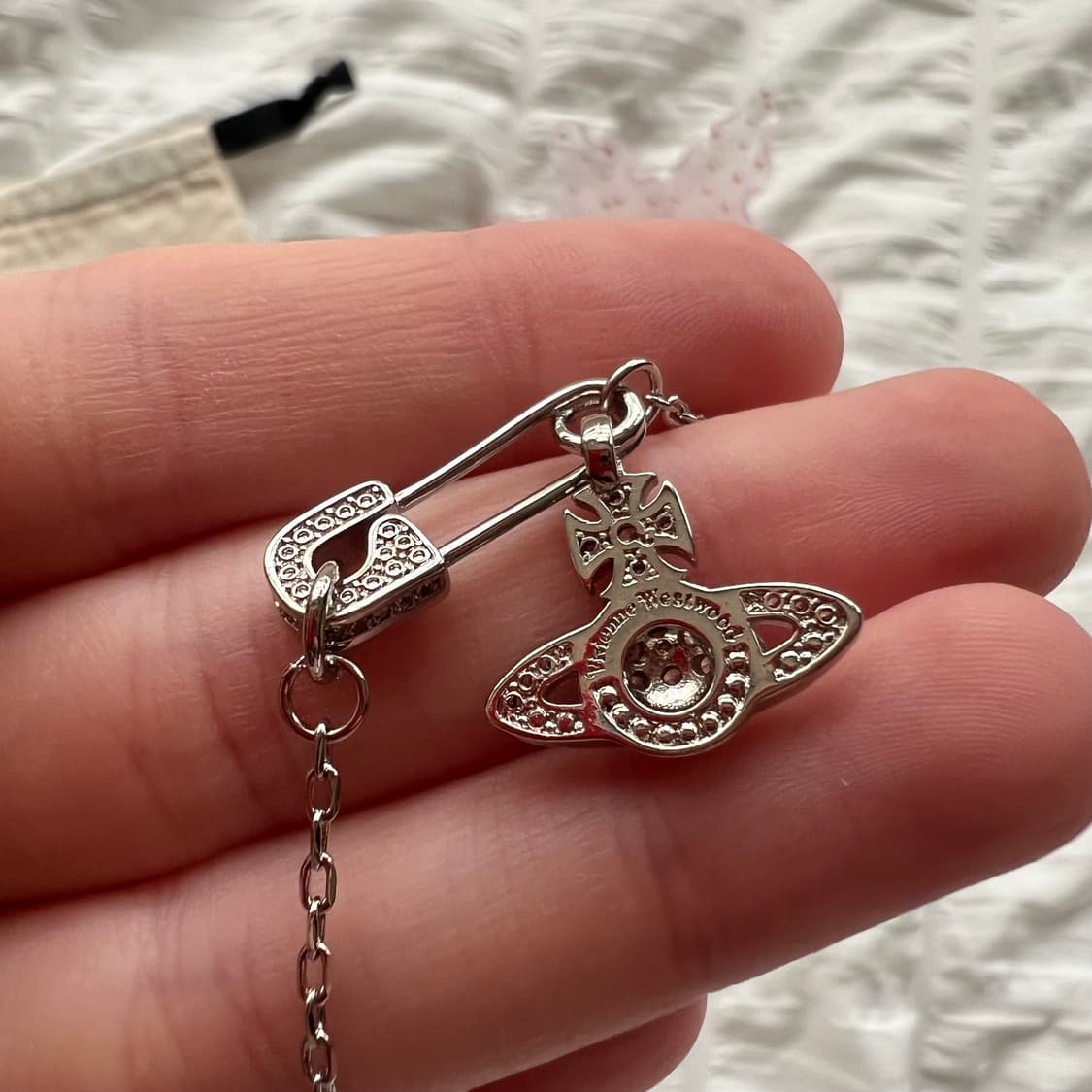 비비안웨스트우드 세이프티 핀 펜던트 목걸이 상품이미지7