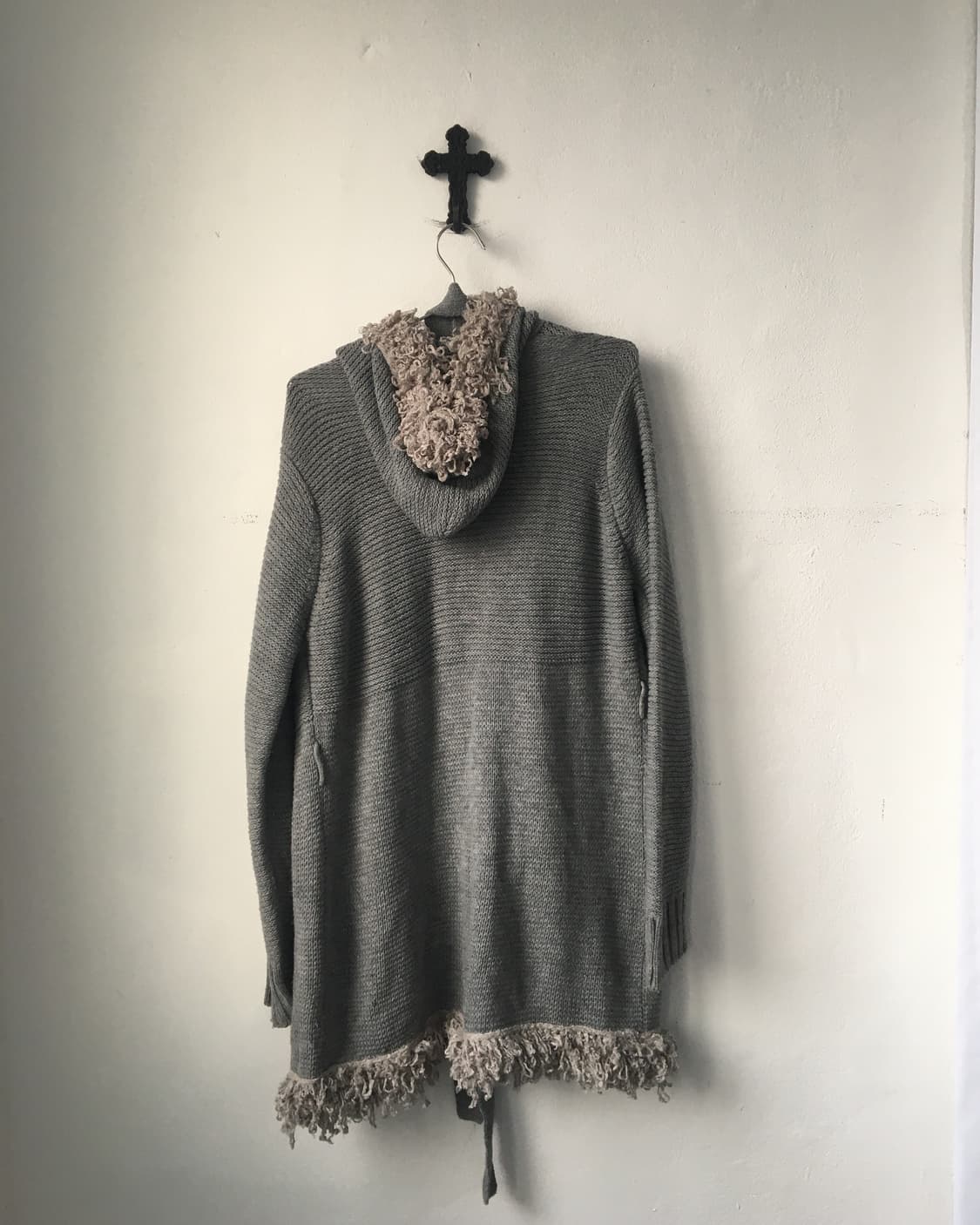 Fringe point tied hood knit cardigan 상품이미지3