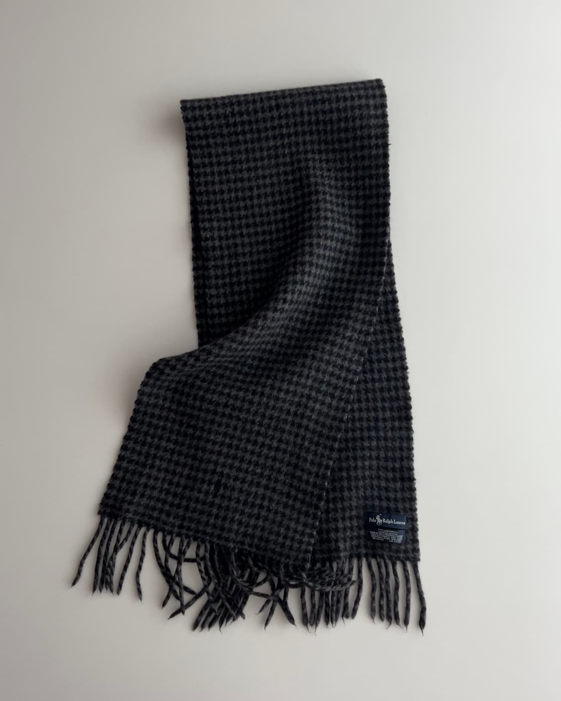 폴로 랄프로렌 블랙 그레이 깅엄 체크 머플러 상품이미지1