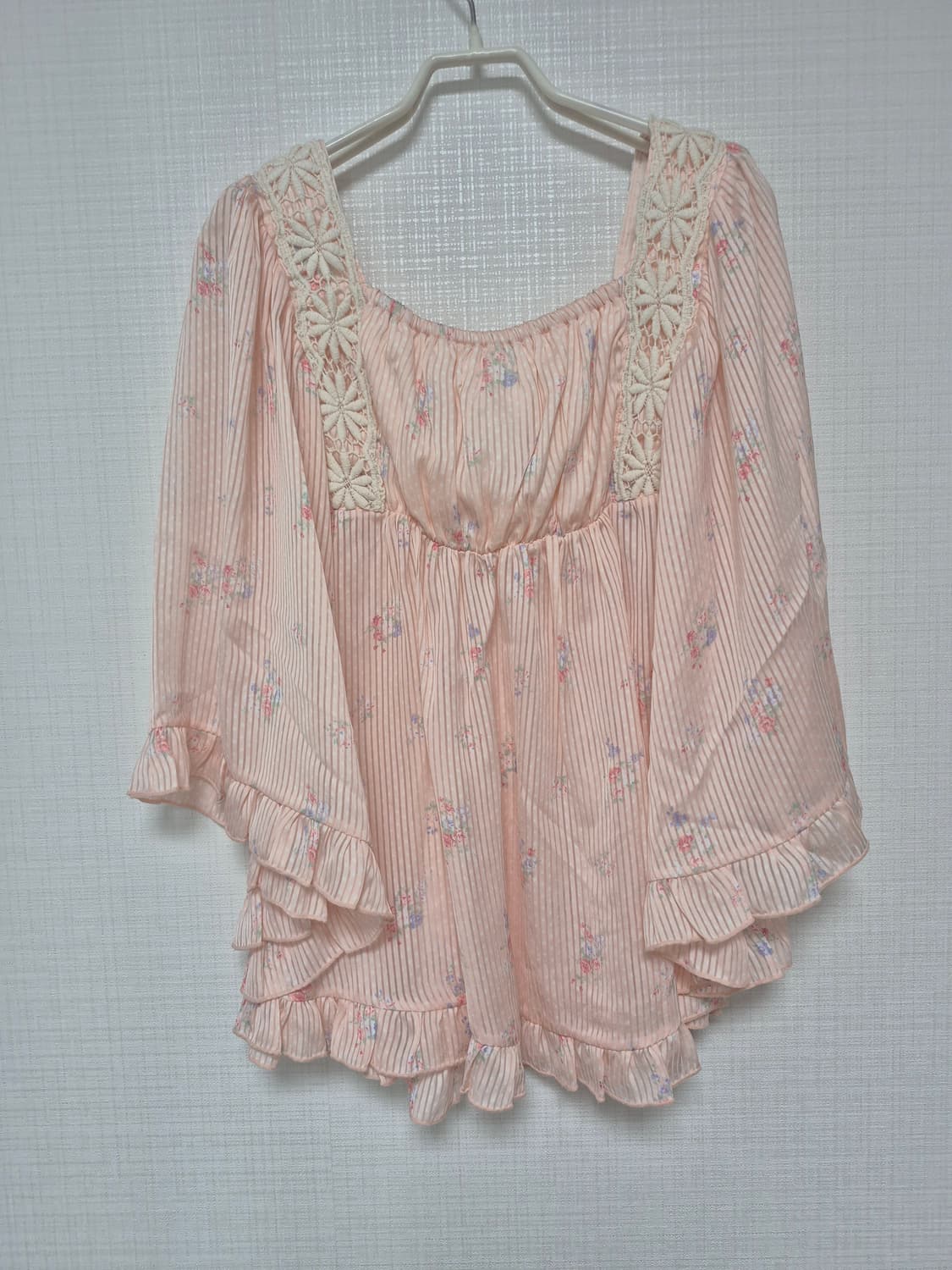 리즈리사 사몬핑크 잔꽃 스트라이프 블라우스 상품이미지5