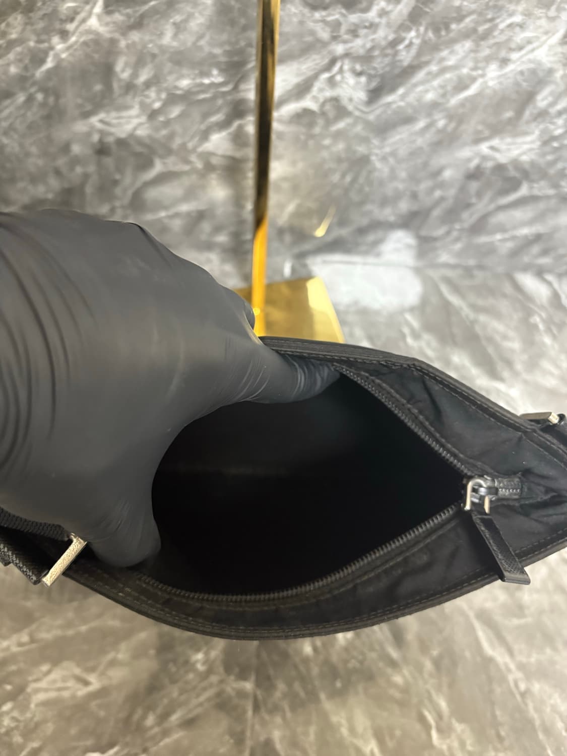 프라다 리나일론 트라이앵글 삼각로고 크로스 메신저백 상품이미지5