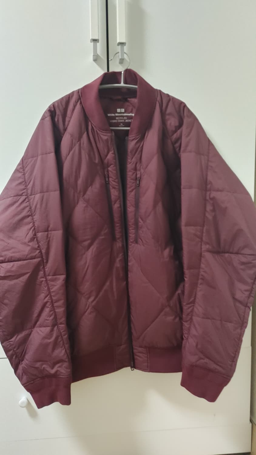 유니클로 화이트마운티니어링 경량 패딩 점퍼 버건디 XXL 상품이미지1