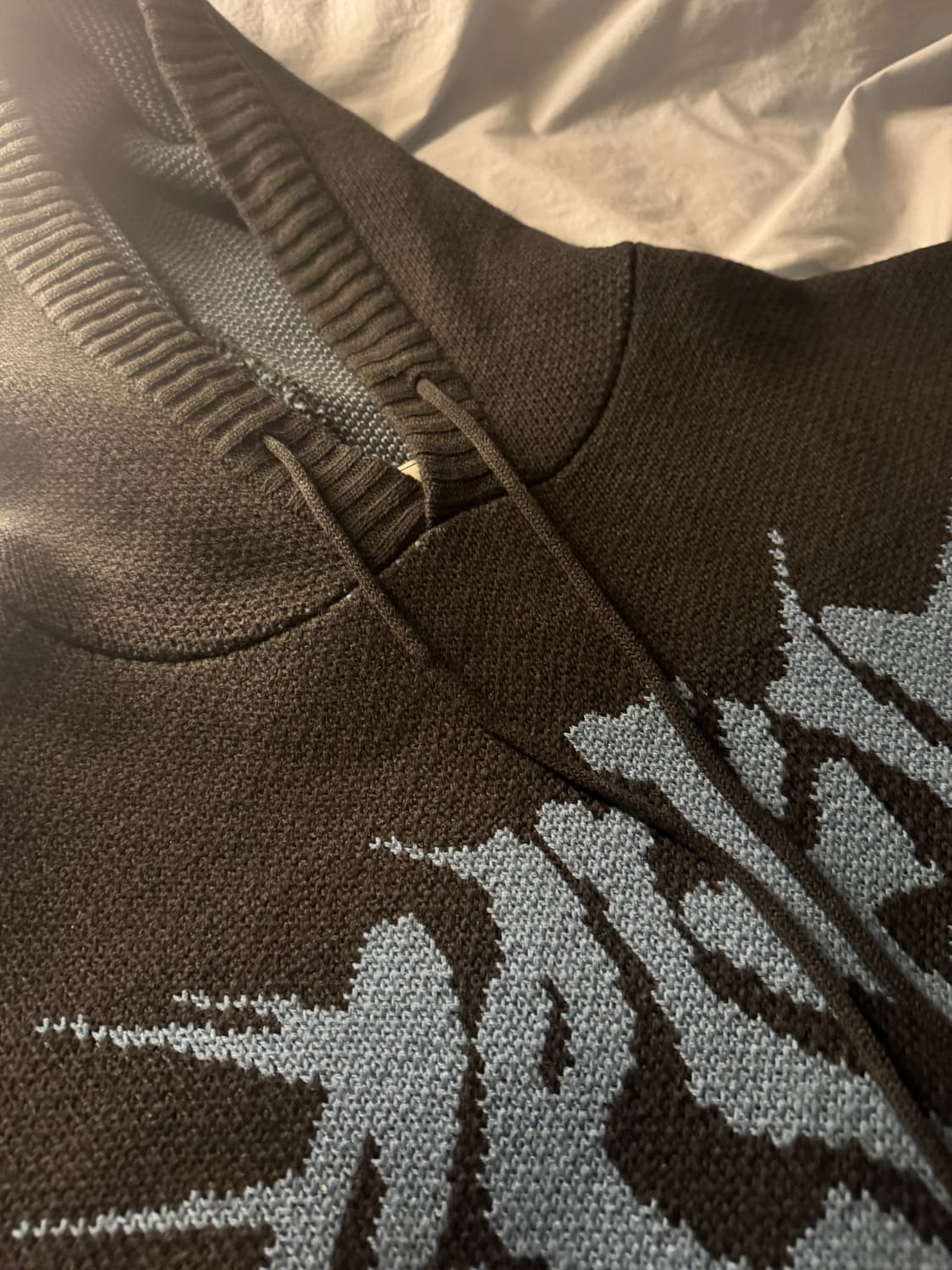 크리틱 GOTH LOGO HOOD KNIT CHARCOAL 상품이미지6