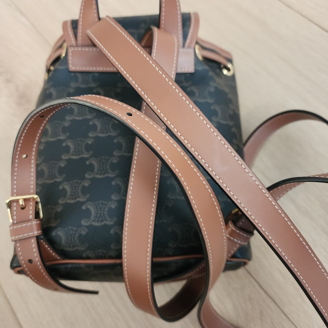 셀린느 폴코 백팩 상품이미지5