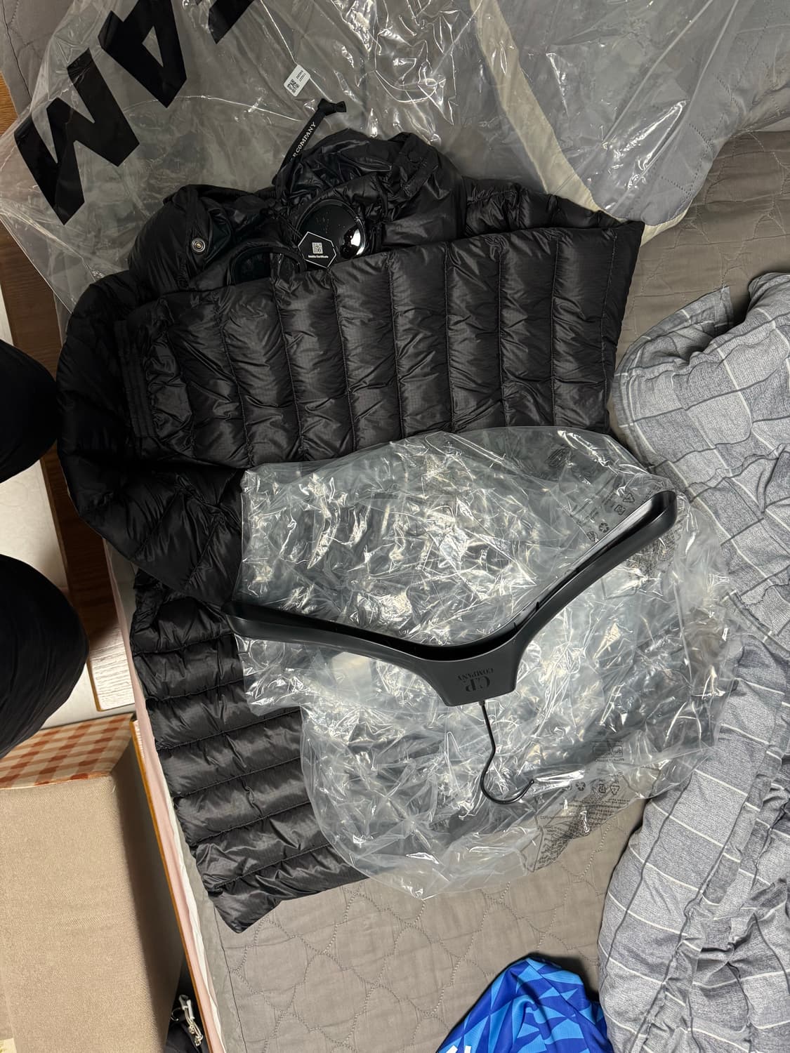 Cp컴퍼니 경량패딩 25FW 상품이미지3