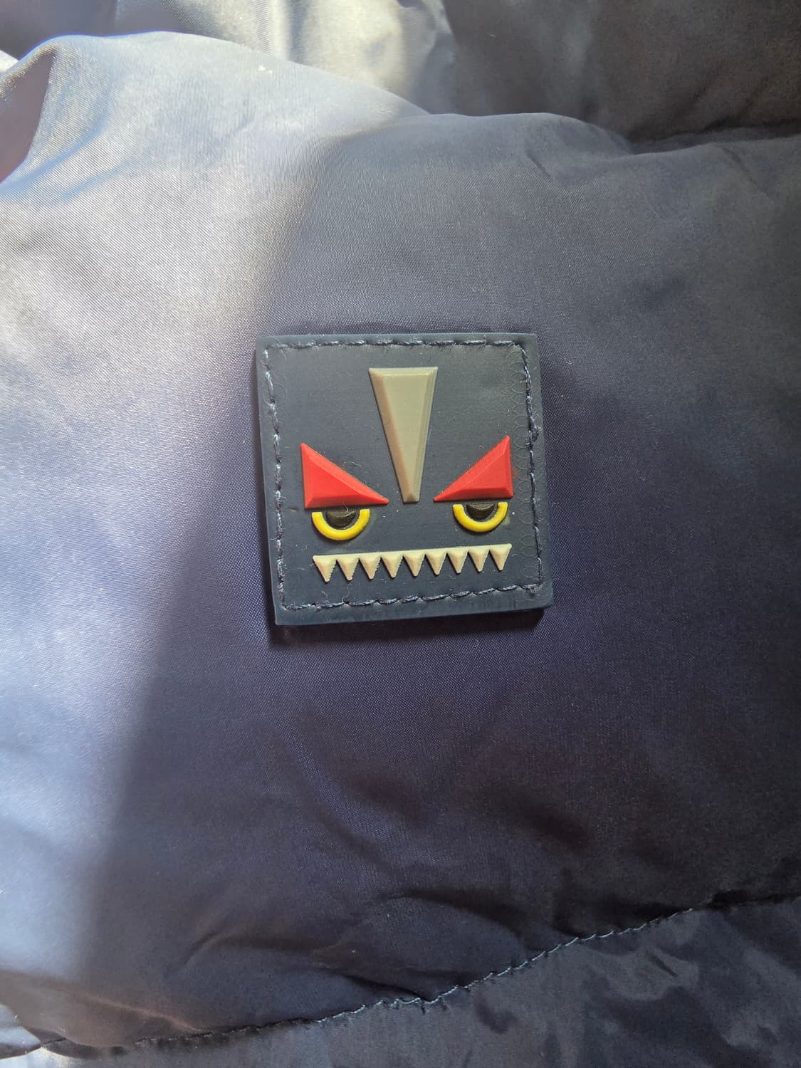 펜디구스다운조끼 52사이즈 상품이미지4