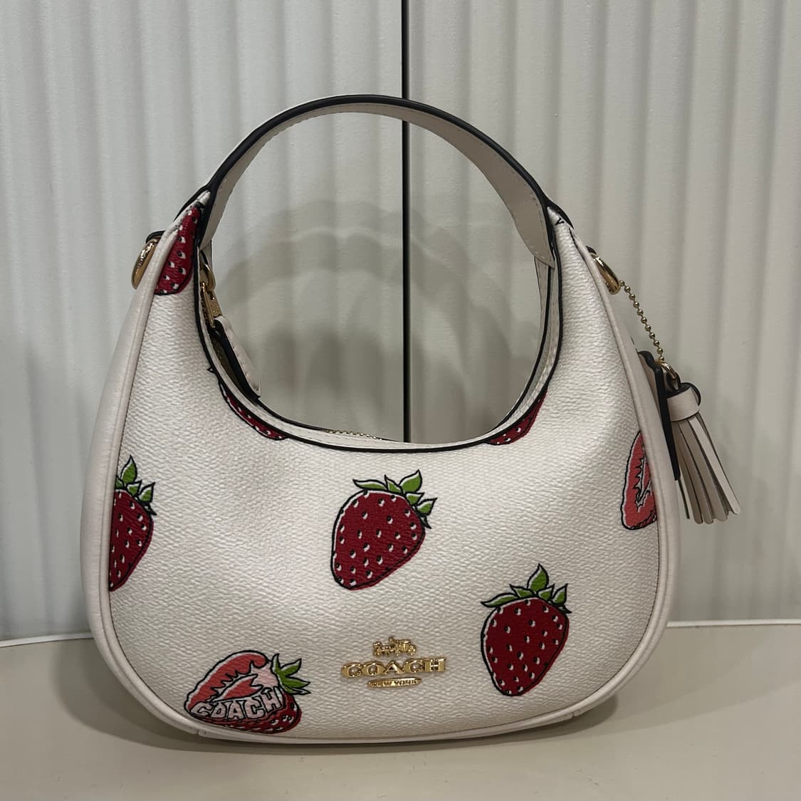 코치 미니 크로스백 스트로베리 (택포) 상품이미지2