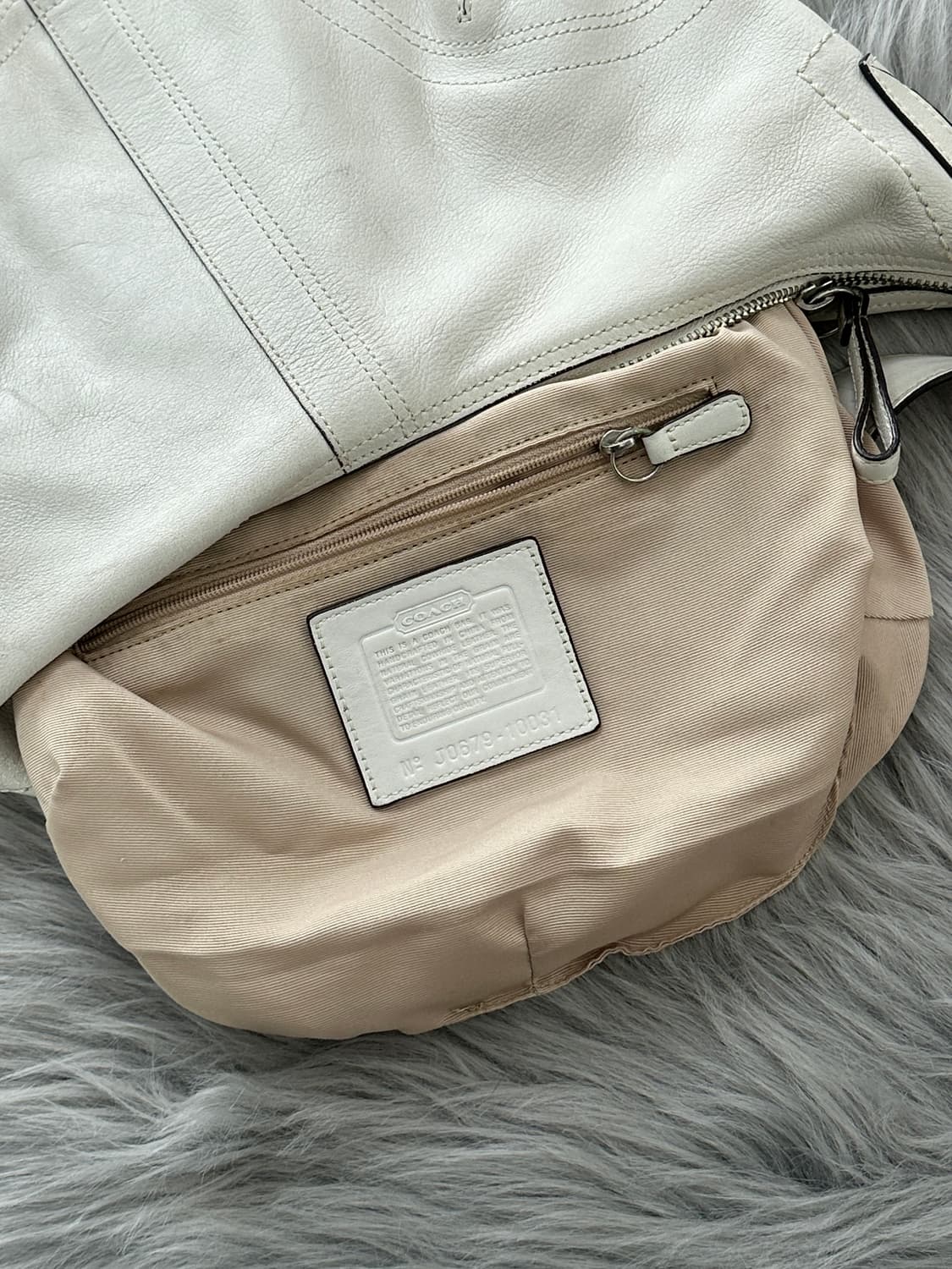 코치 화이트 레더 미니 호보백  상품이미지5