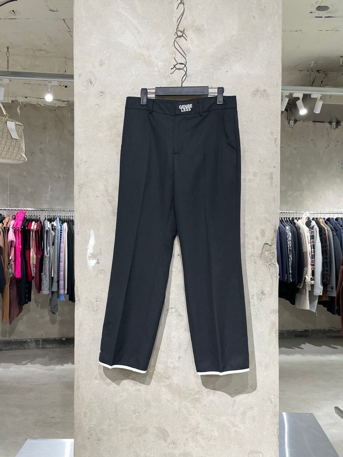 아더에러 블랙 장르리스 햄 패널 슬랙스 상품이미지1