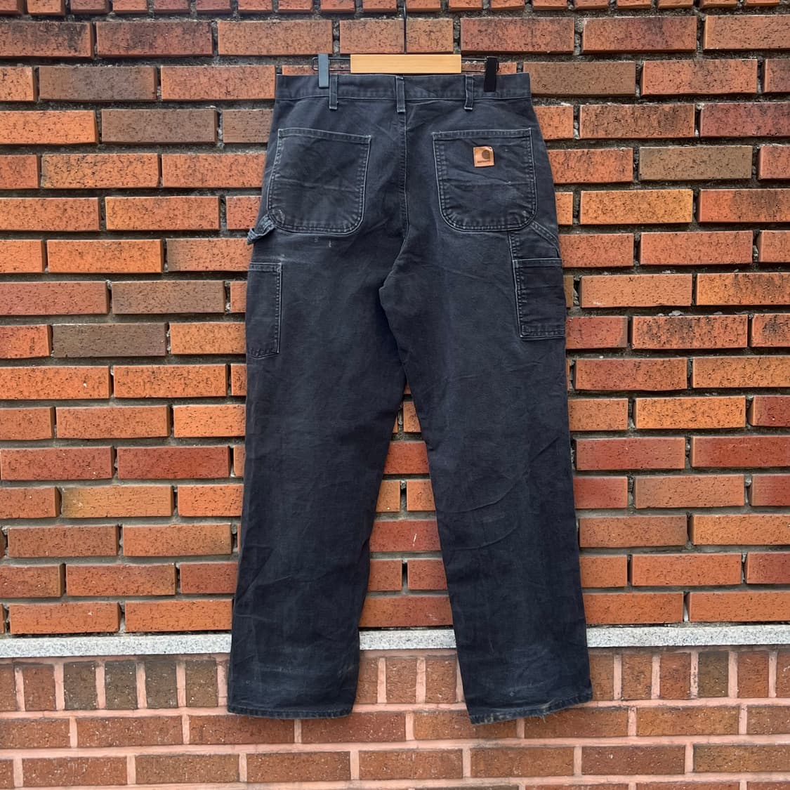 Carhartt 데미지 카펜터 팬츠 (33“) 상품이미지3