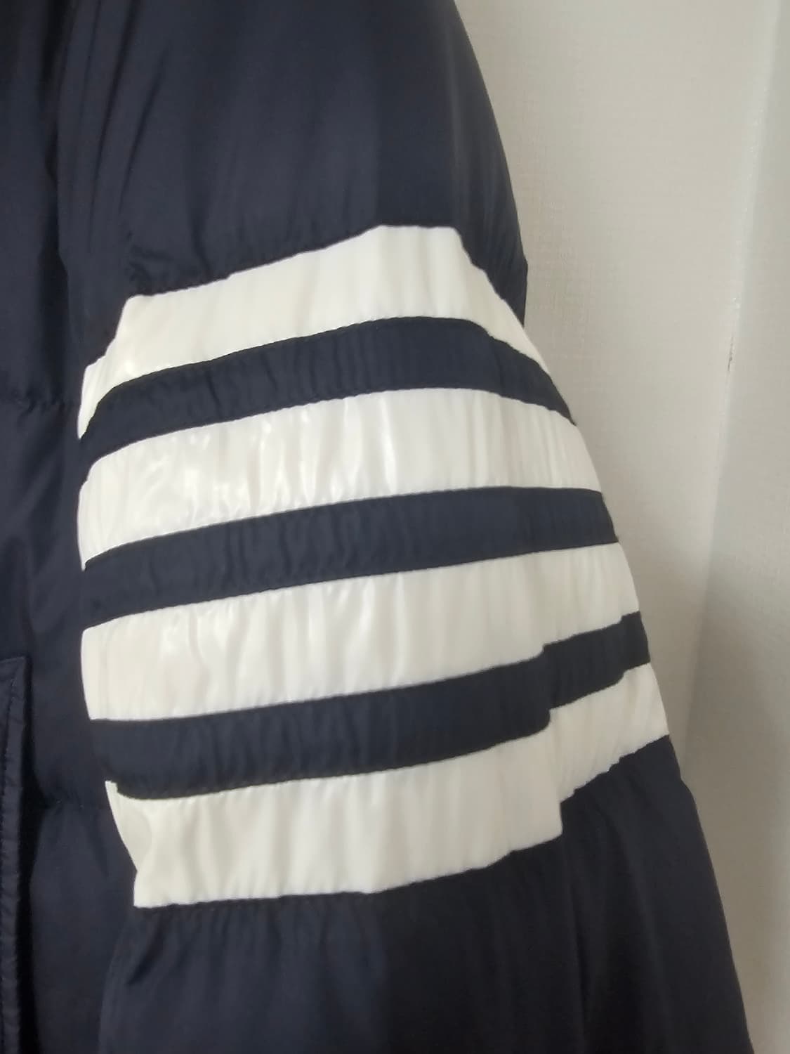 톰브라운 23fw 사선완장 다운 패딩 코트(최상급/오케이몰정품) 상품이미지2