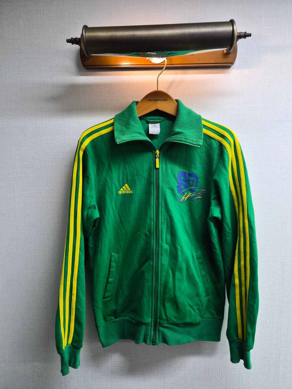 100) 아디다스 x KAKA 트랙탑 져지 팝니다 상품이미지1