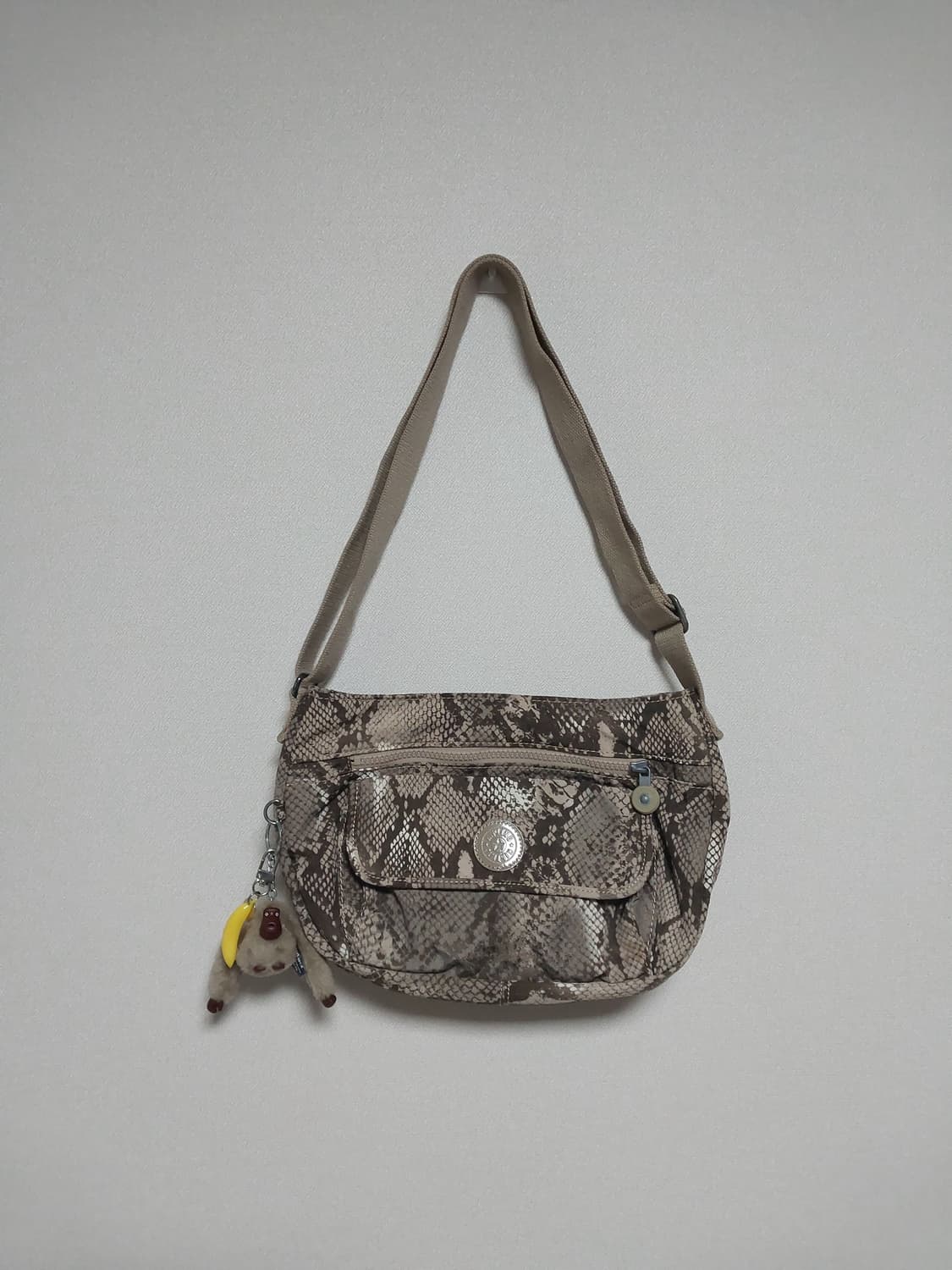 키플링 파이톤 크로스백 상품이미지2