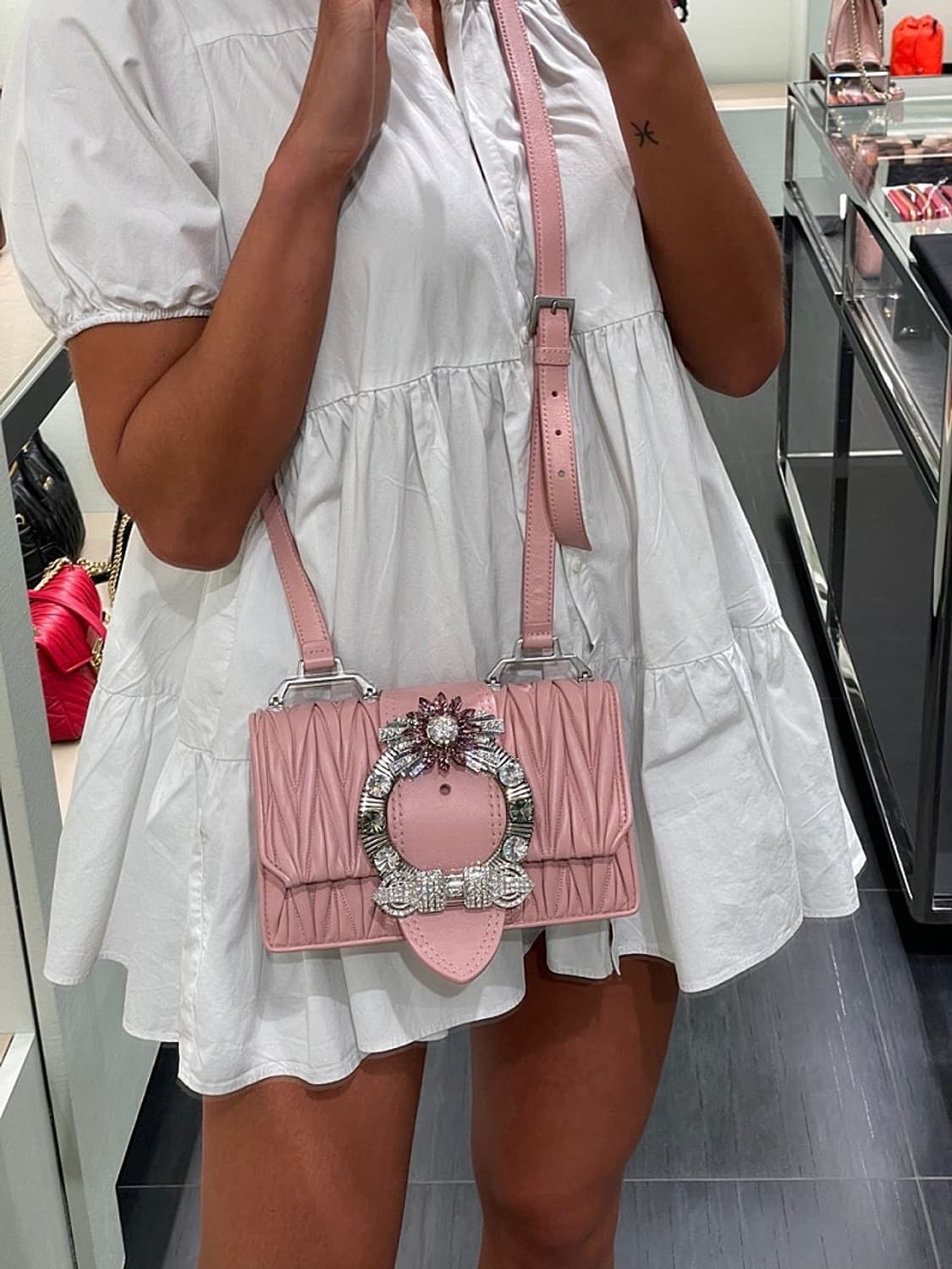 (정품)미우미우 마틀라쎄 크리스탈 버클백 핑크 가방 상품이미지10