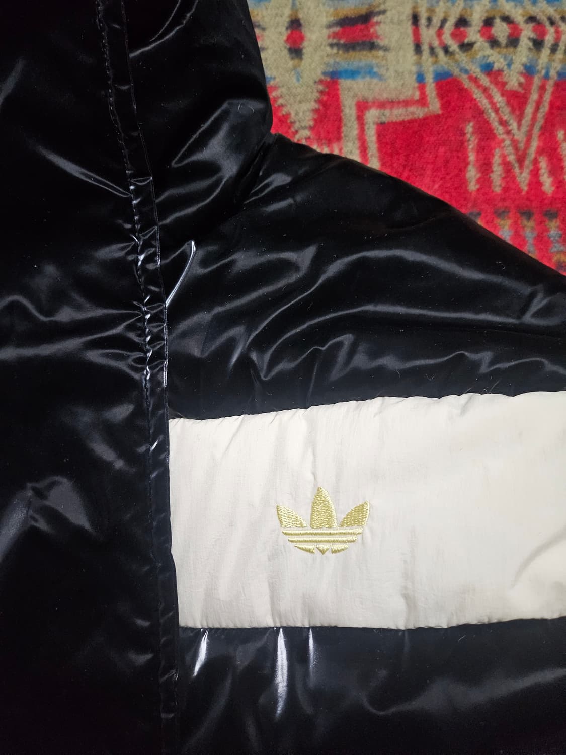 아디다스 스키 시크 푸퍼 에나멜 패딩 상품이미지3