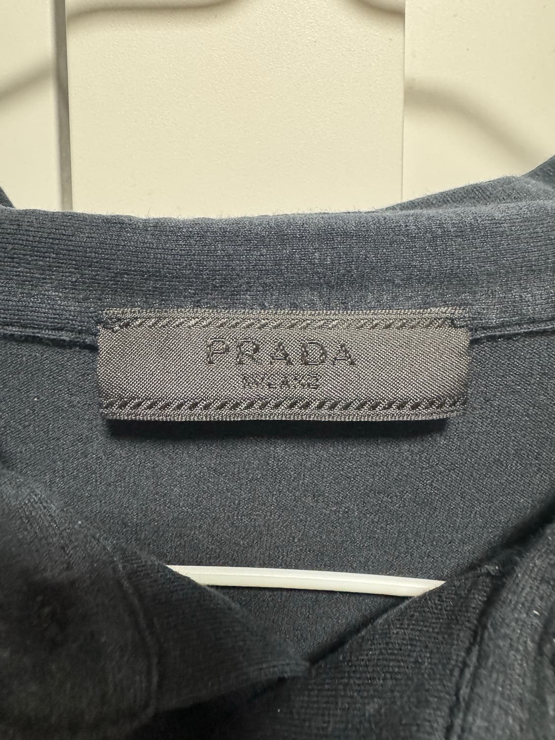 프라다 카라 롱슬리브 상품이미지5