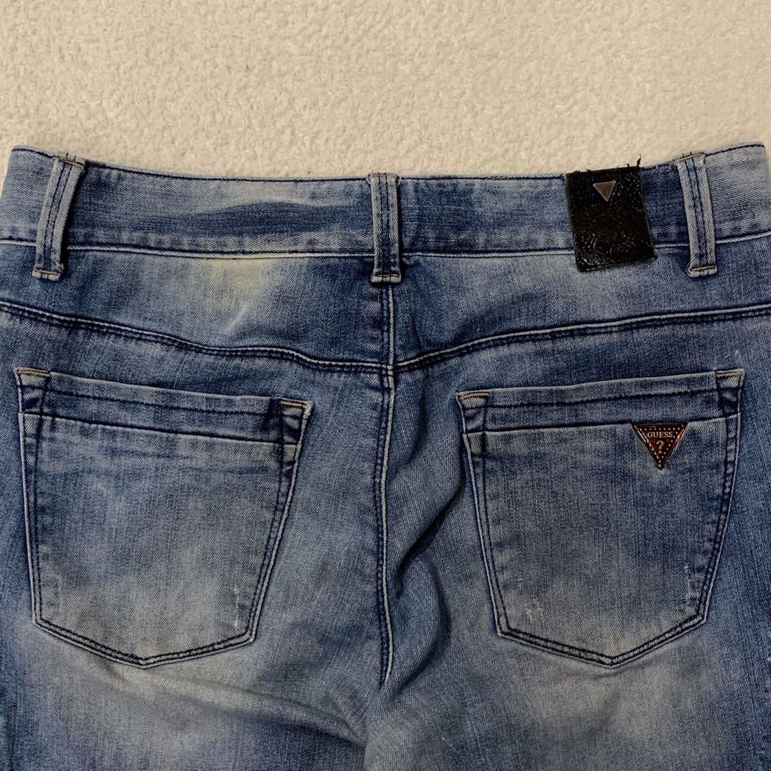 [표기 30, 실측 33] 게스 스트레이트핏 디스트레스드 데님팬츠 상품이미지2