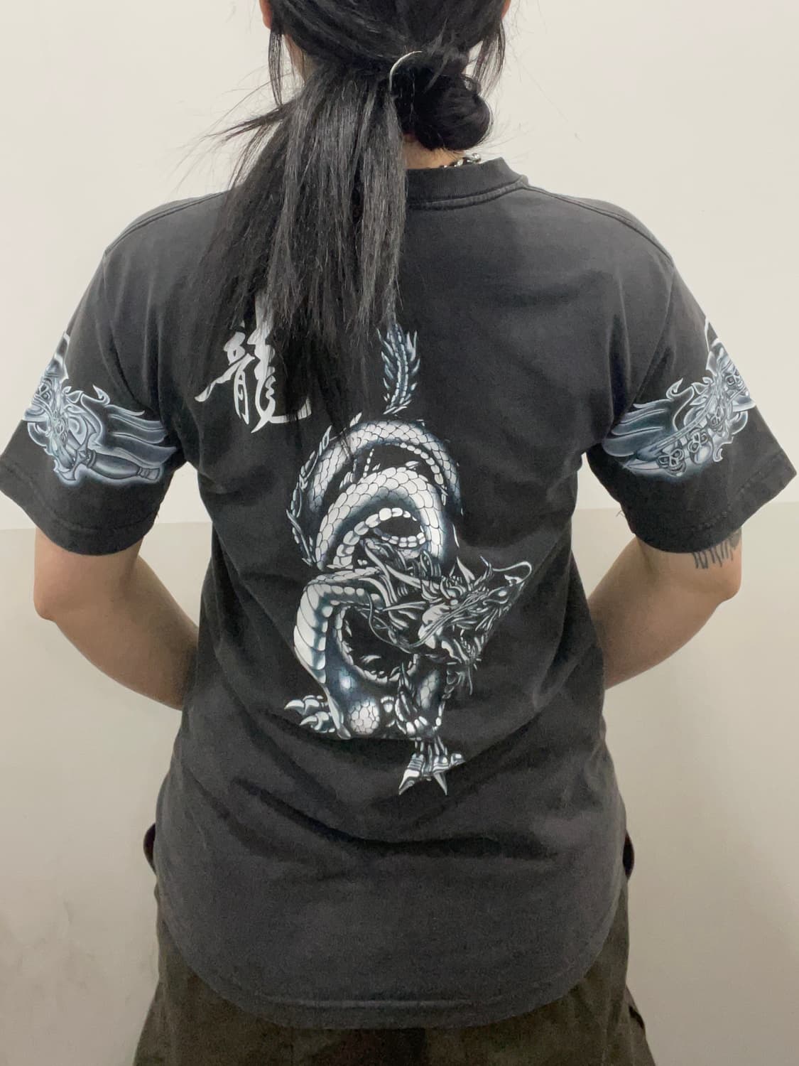 Vtg 페이딩 오리엔탈 드래곤 프린팅 반팔티셔츠 상품이미지2