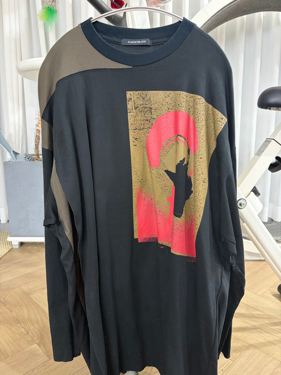 올모스트블랙 레이어드 롱슬리브 프린트 티셔츠 상품이미지1