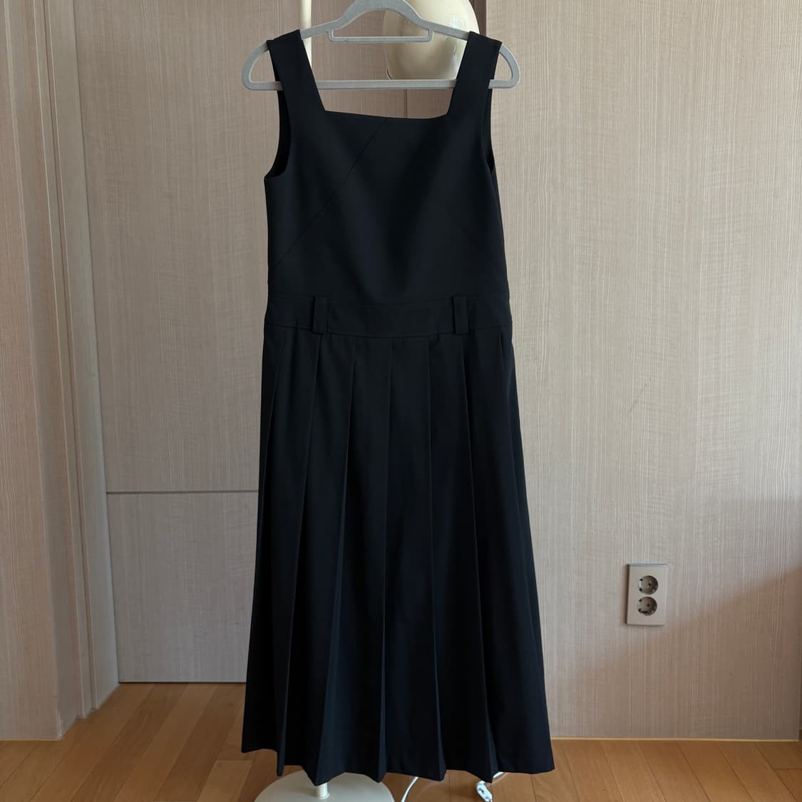 (S) 로우클래식 19SS STITCH PLEATED DRESS 블랙 상품이미지5