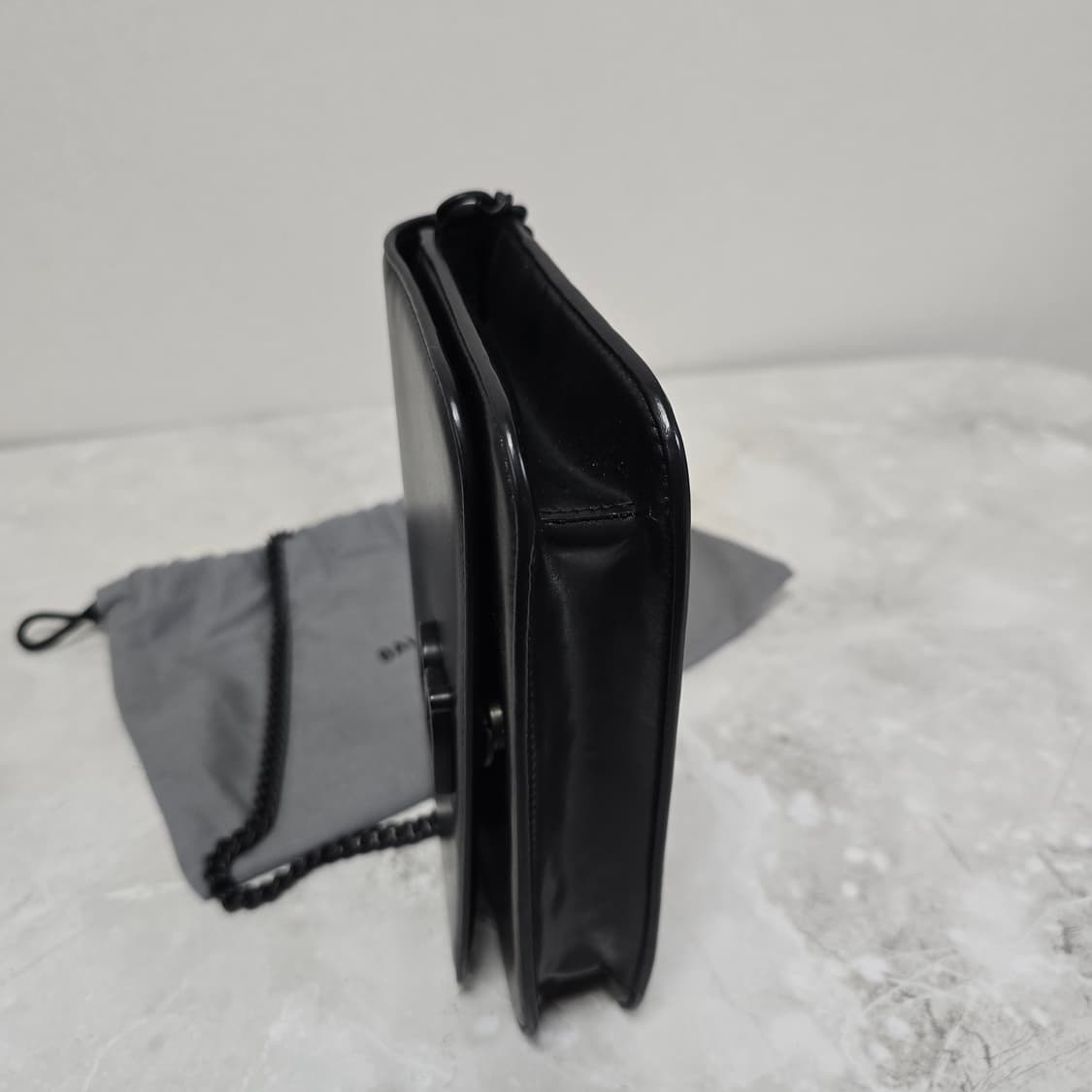 발렌시아가 B로고 체인 미니 숄더백 블랙 판매 상품이미지3