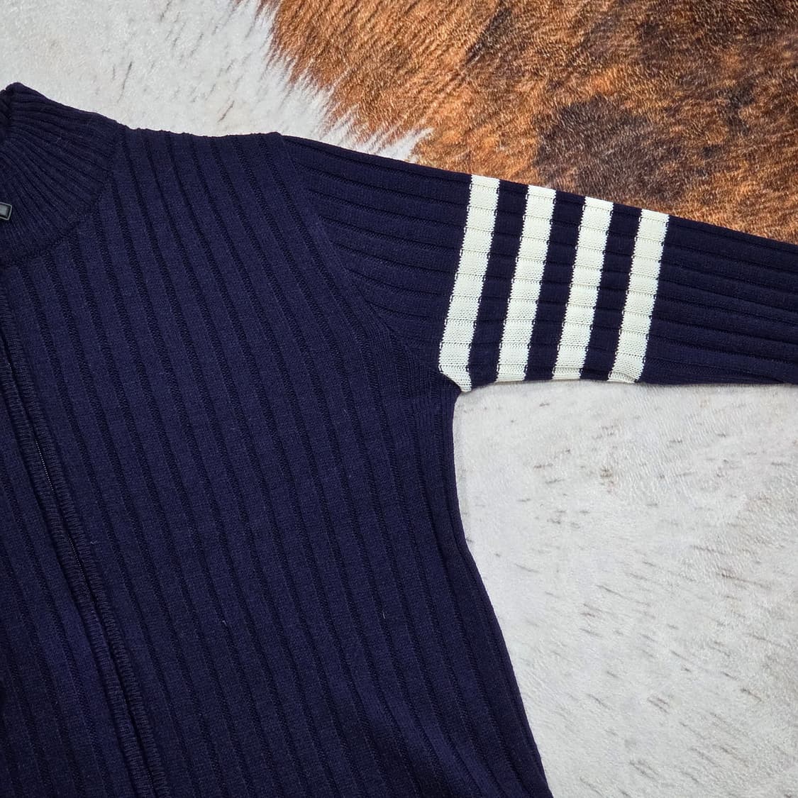 네이비 화이트 투라인 니트 집업 상품이미지3