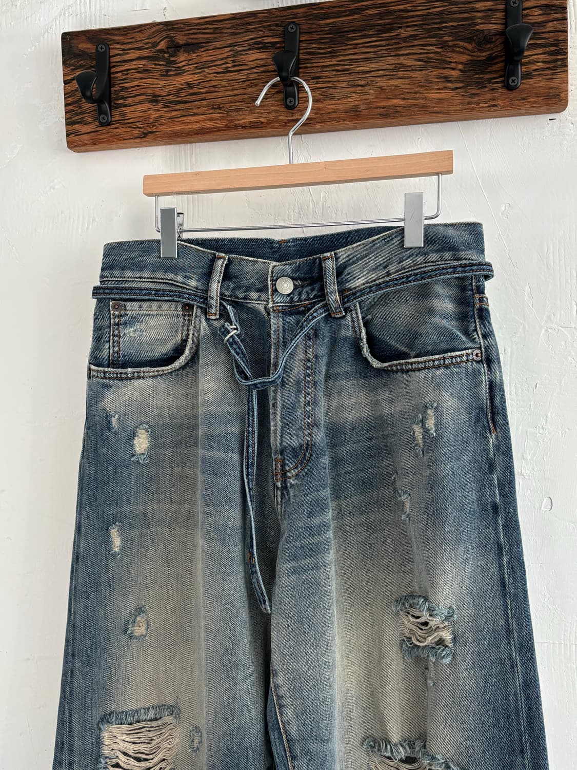 Acne Studio 아크네스튜디오 디스트레스드 데님 팬츠  상품이미지5