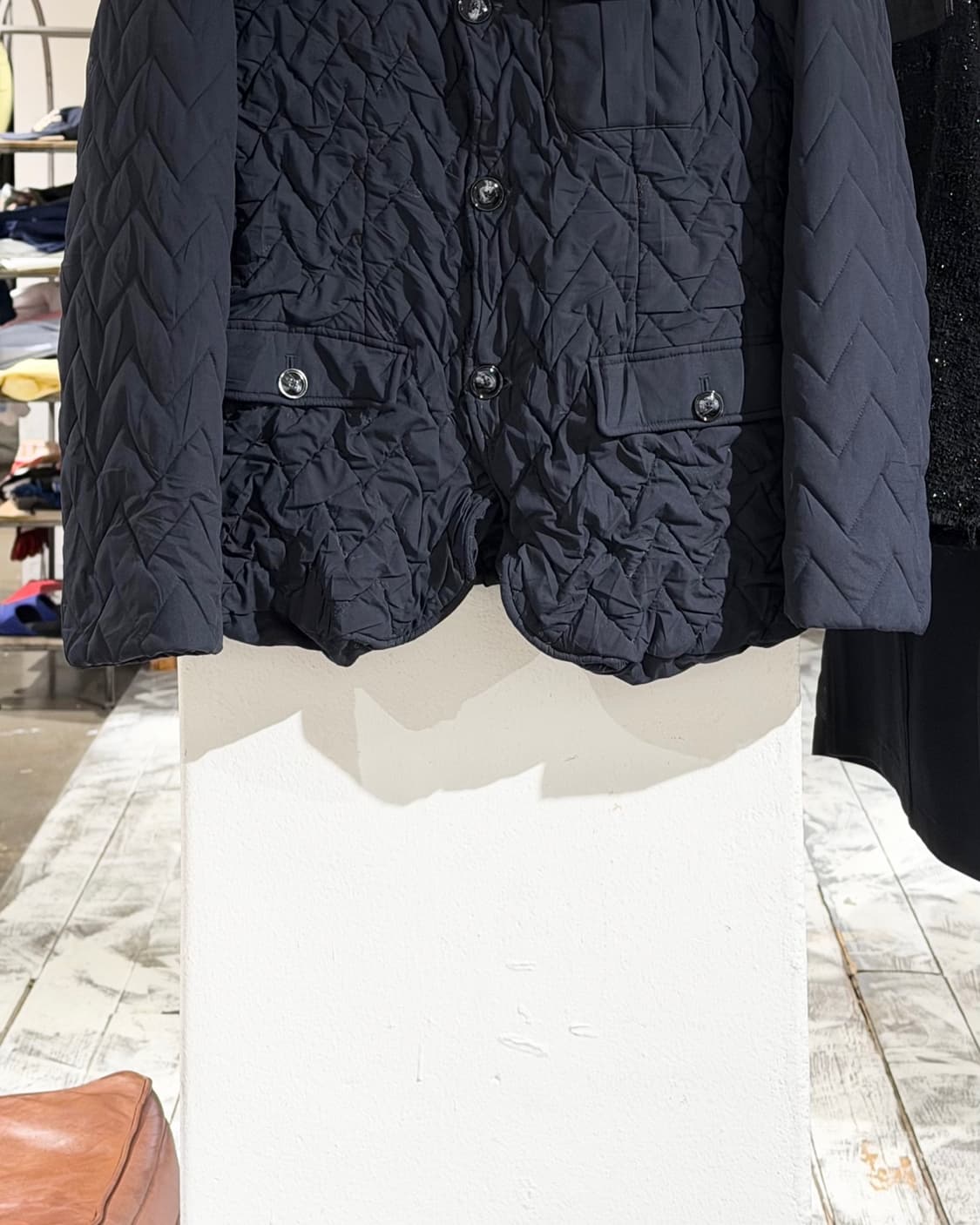 엠포리오 아르마니 네이비 패디드 퀄팅 버튼 자켓 상품이미지5