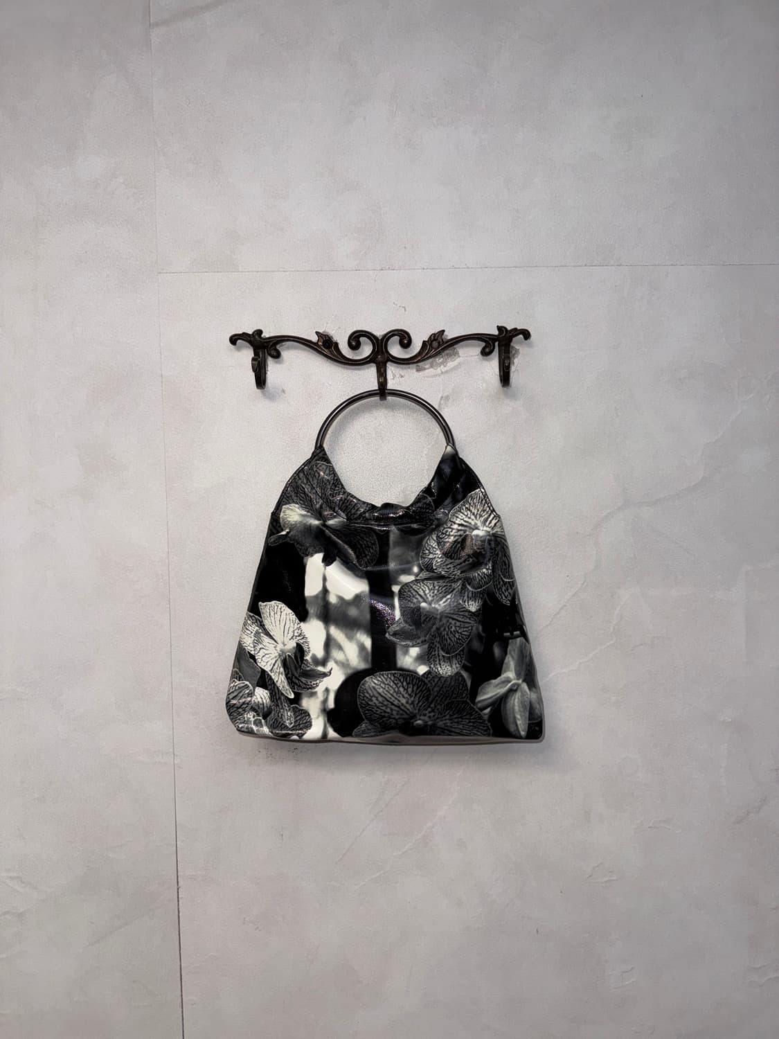 Charles&Keith oriental mono graphic bag 상품이미지5