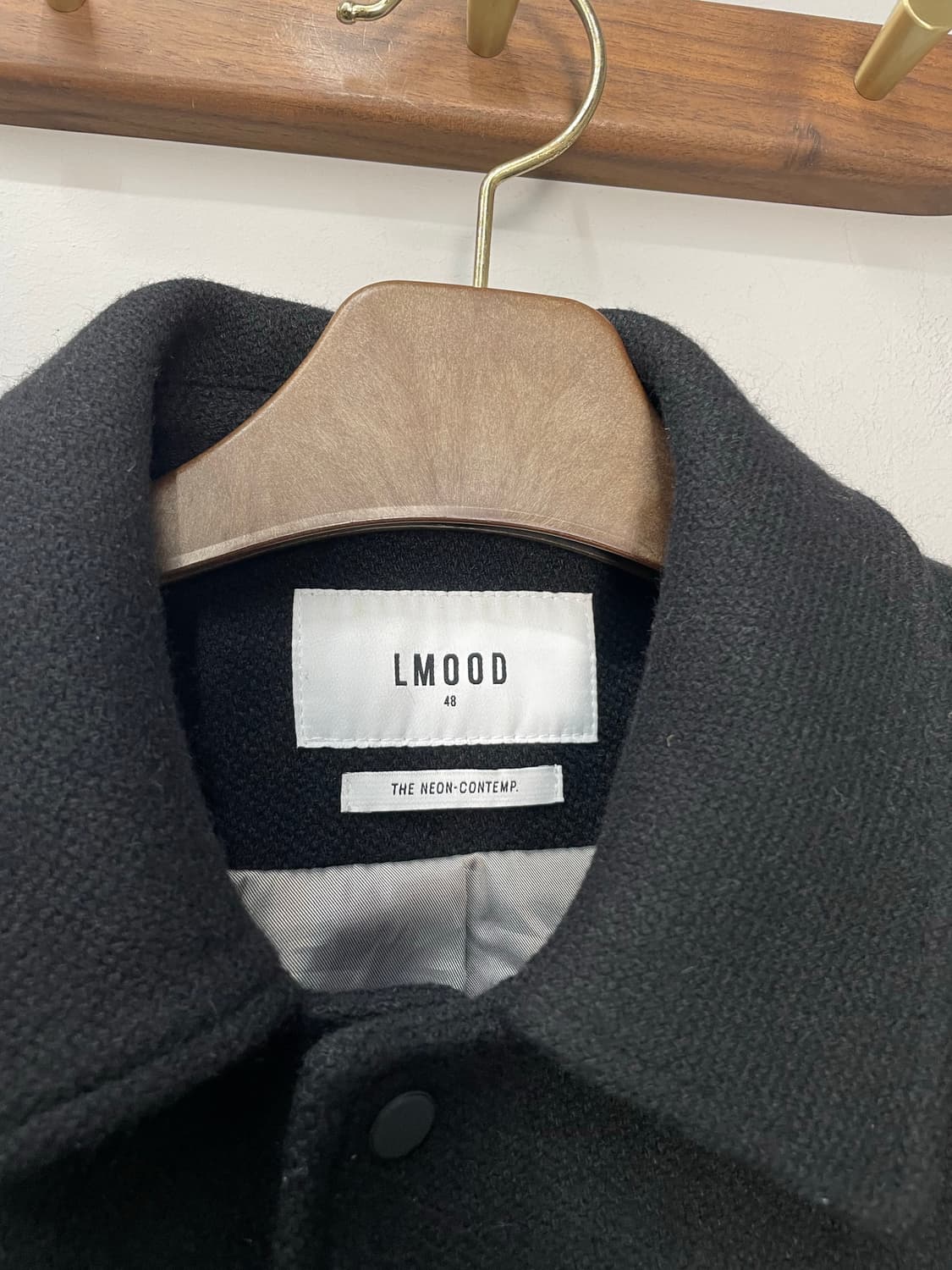 엘무드 컨템포러리 블랙 바시티 자켓 H560 상품이미지6