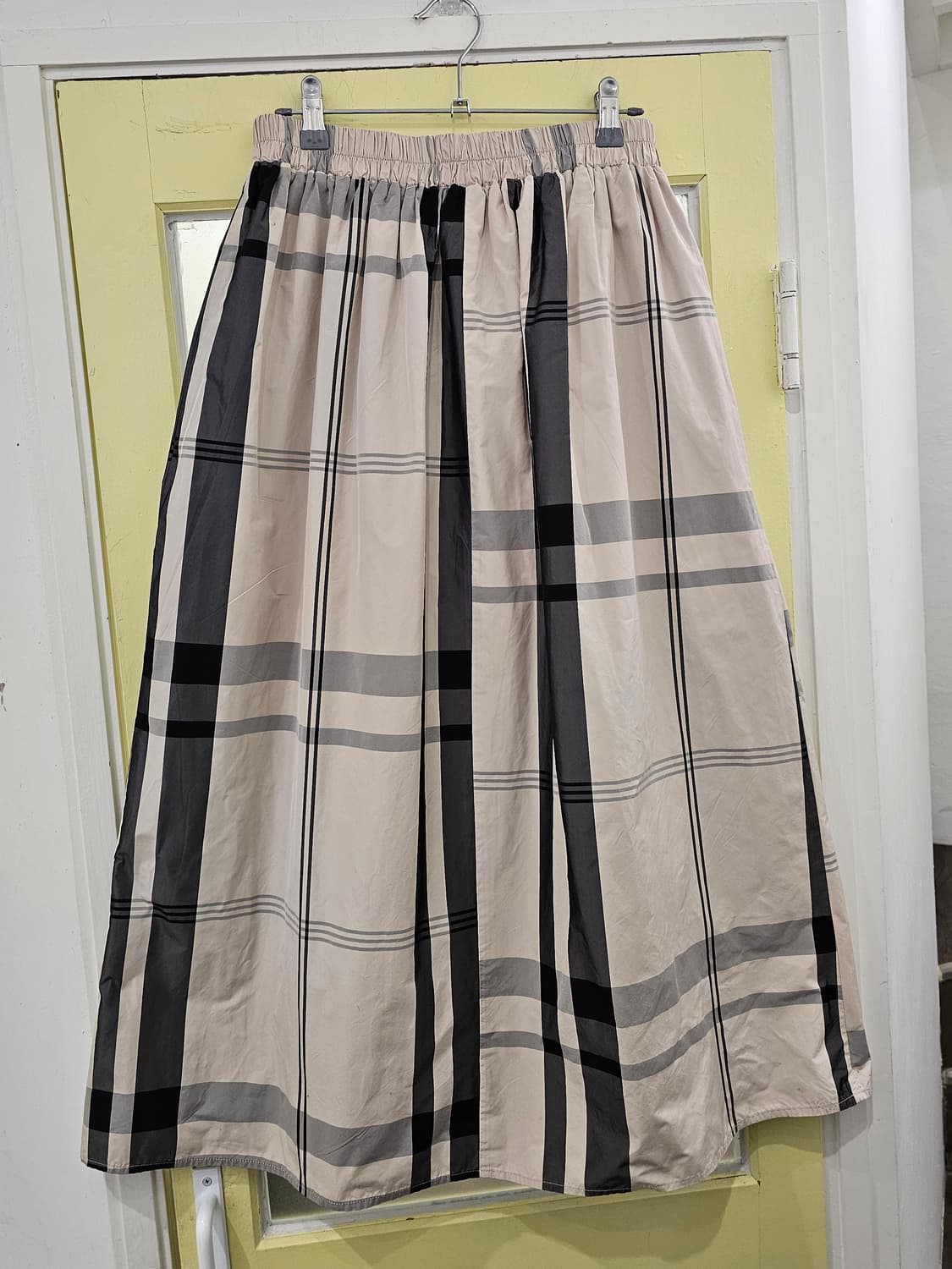 Iedit 베이지 체크 바스락 롱스커트 상품이미지4