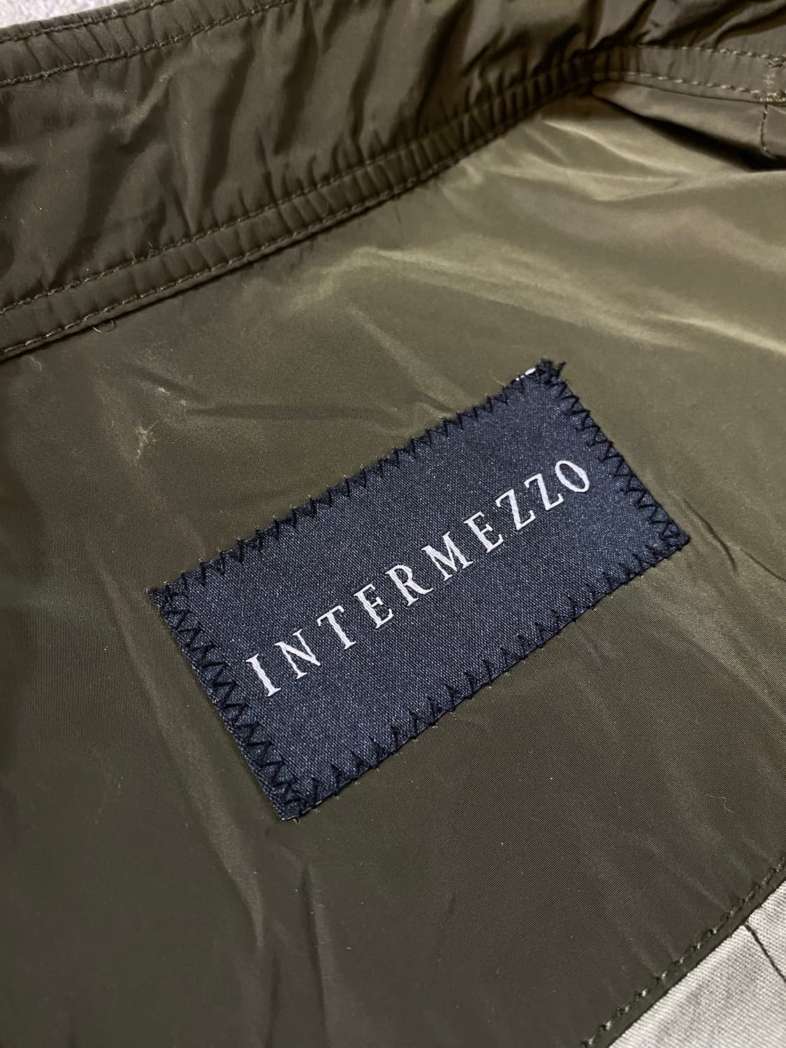 [105] INTERMEZZO 인터메조 카키 폴리쉘 집업 자켓 상품이미지8