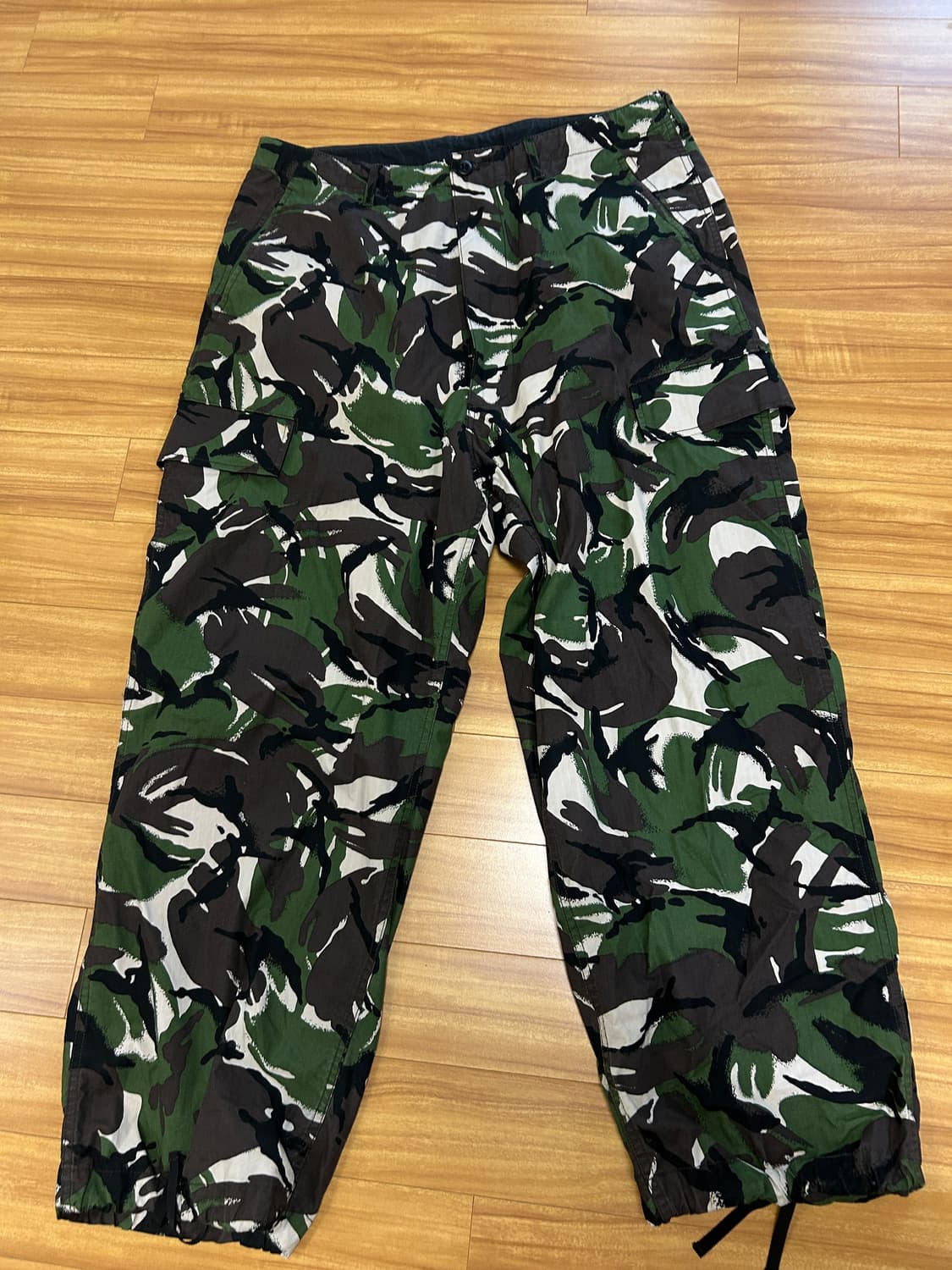 빔즈 22f/w 카모바지 상품이미지1