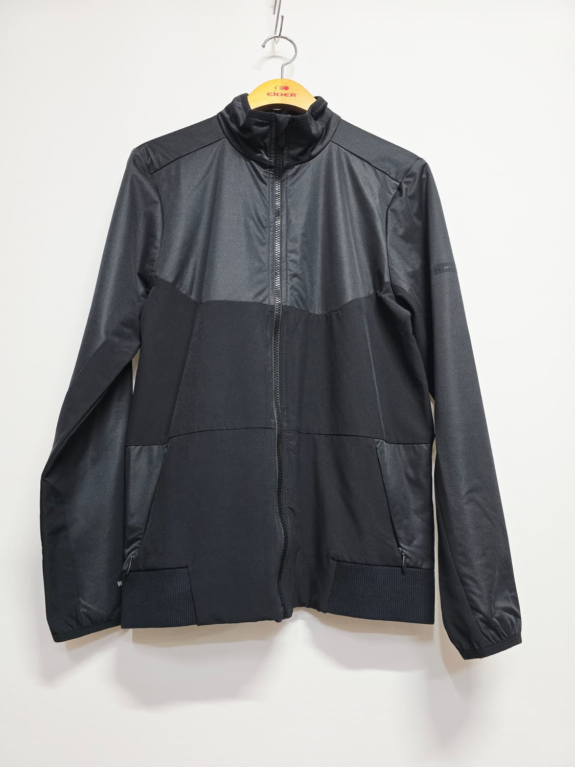 언더아머 블랙 바람막이 자켓 상품이미지1