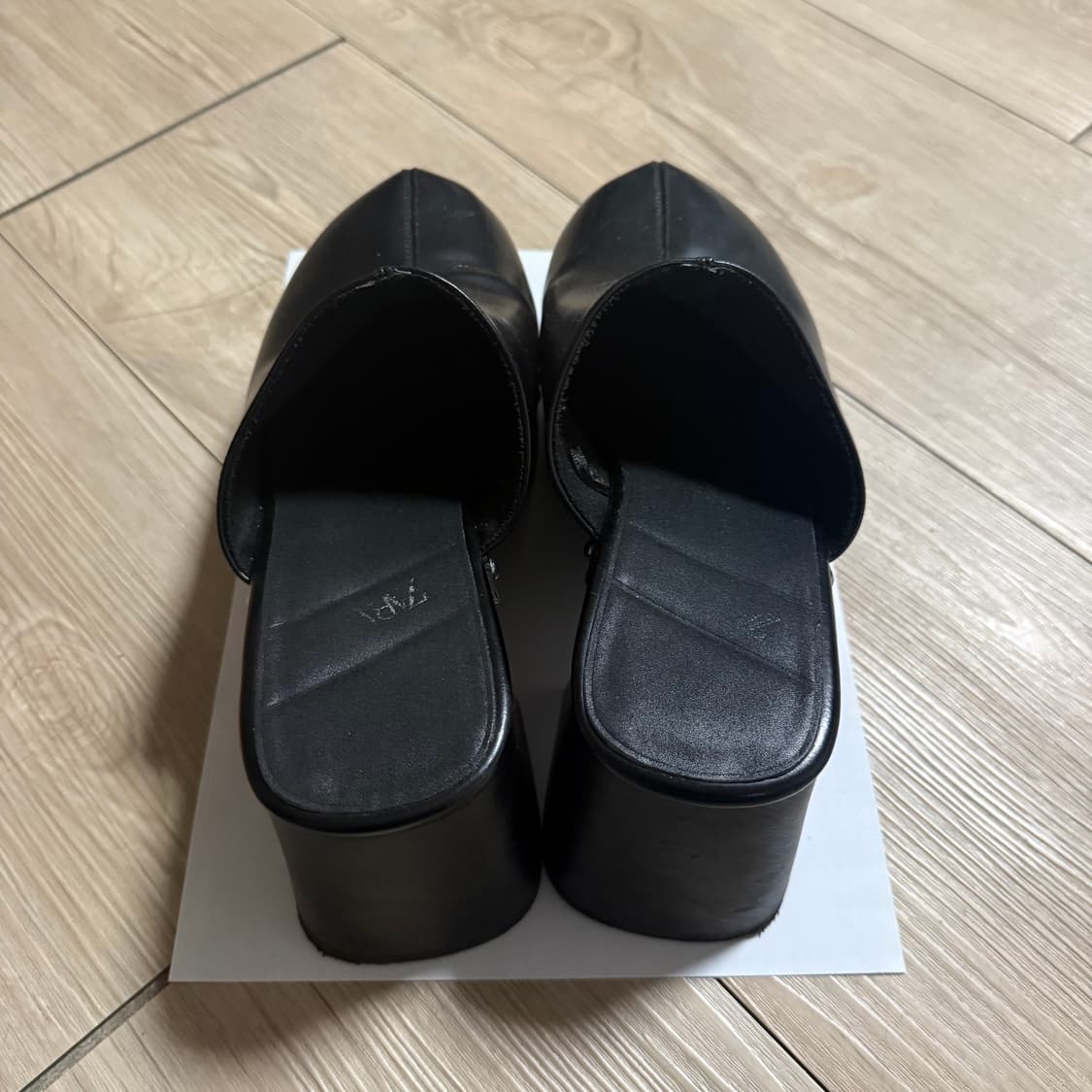 Zara 스터드 통굽 뮬 상품이미지3