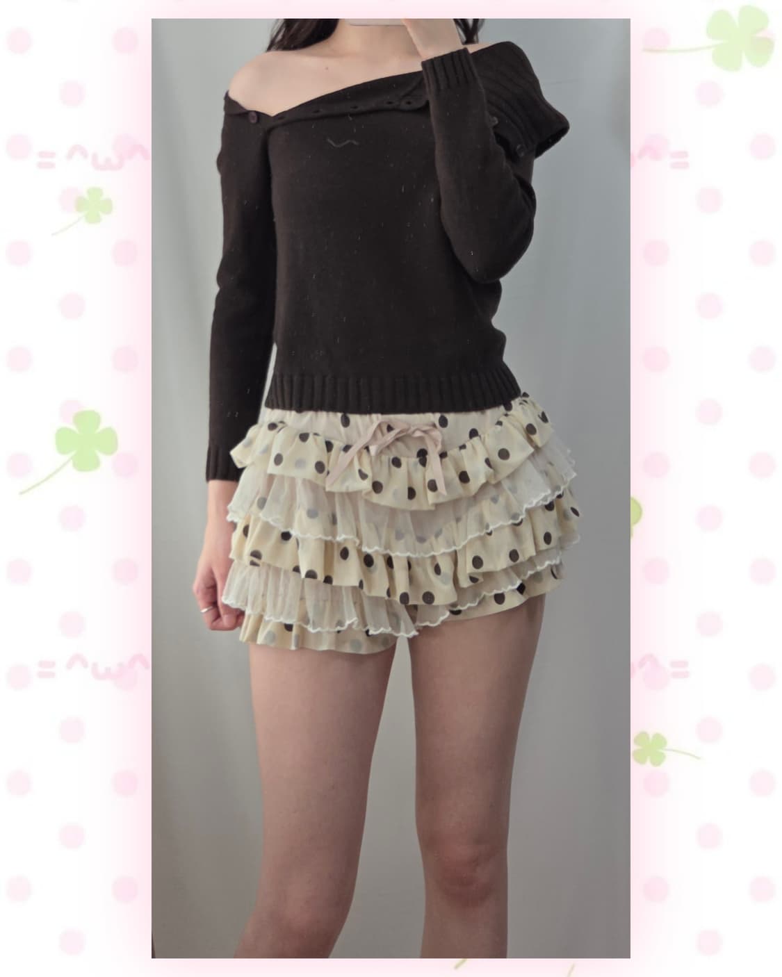 다크브라운 버튼 폴라 오프숄더 니트 상품이미지2