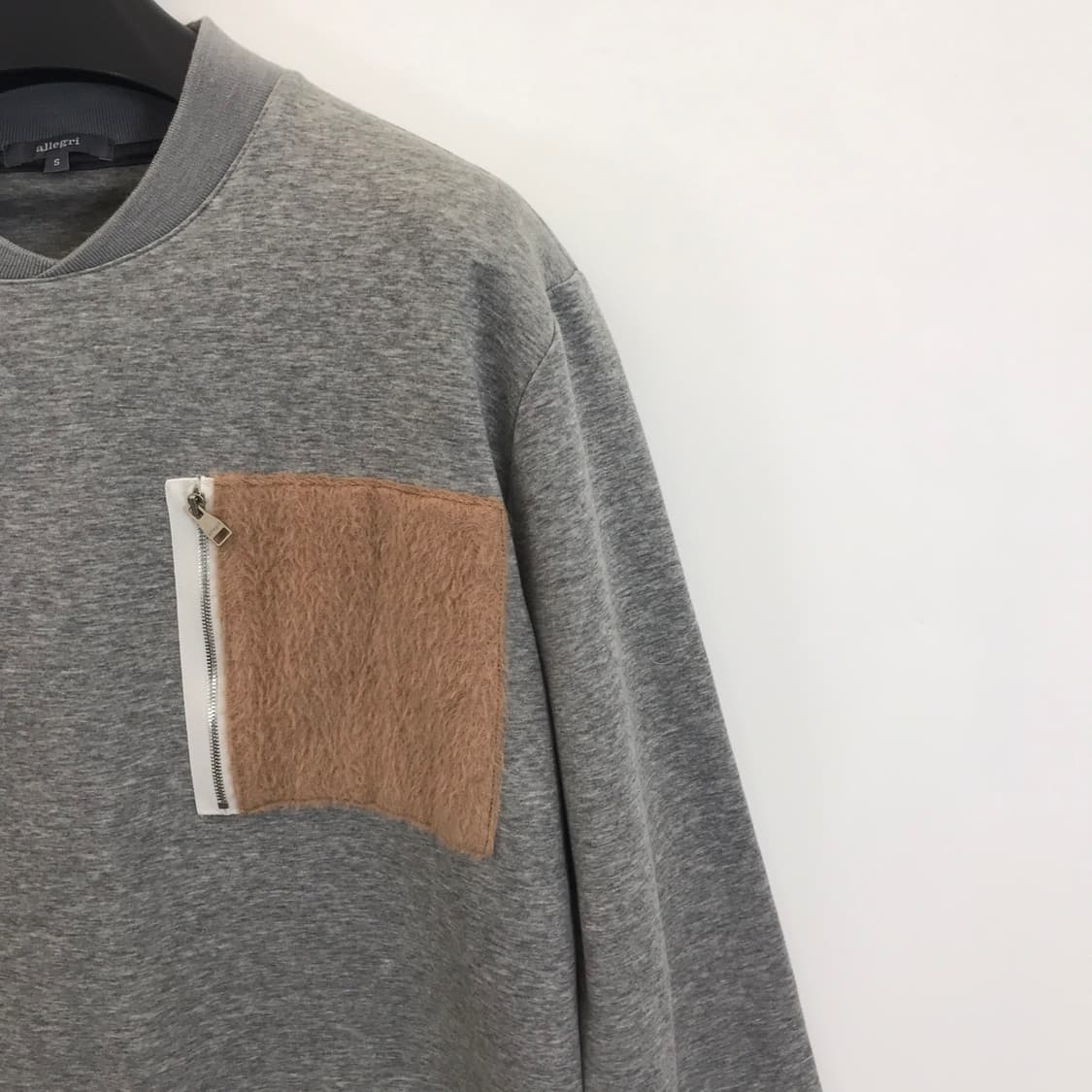 알레그리 ALLEGRI 포켓 스웻셔츠 [국내95] 상품이미지2