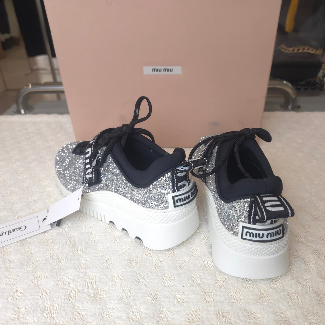 [명품/중고] 미우미우 글리터 스니커즈 (새상품) 상품이미지2