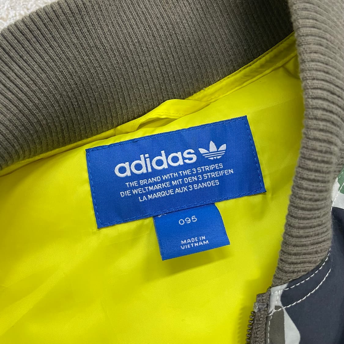 아디다스 플라이트 카모 다운 패딩 자켓 상품이미지4